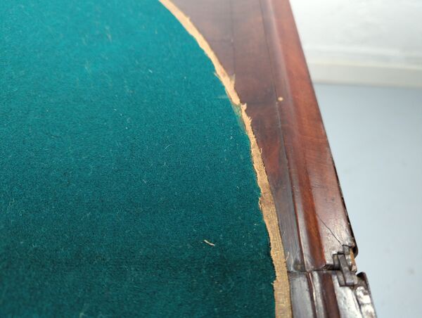 Table de jeu portefeuille placage acajou époque empire