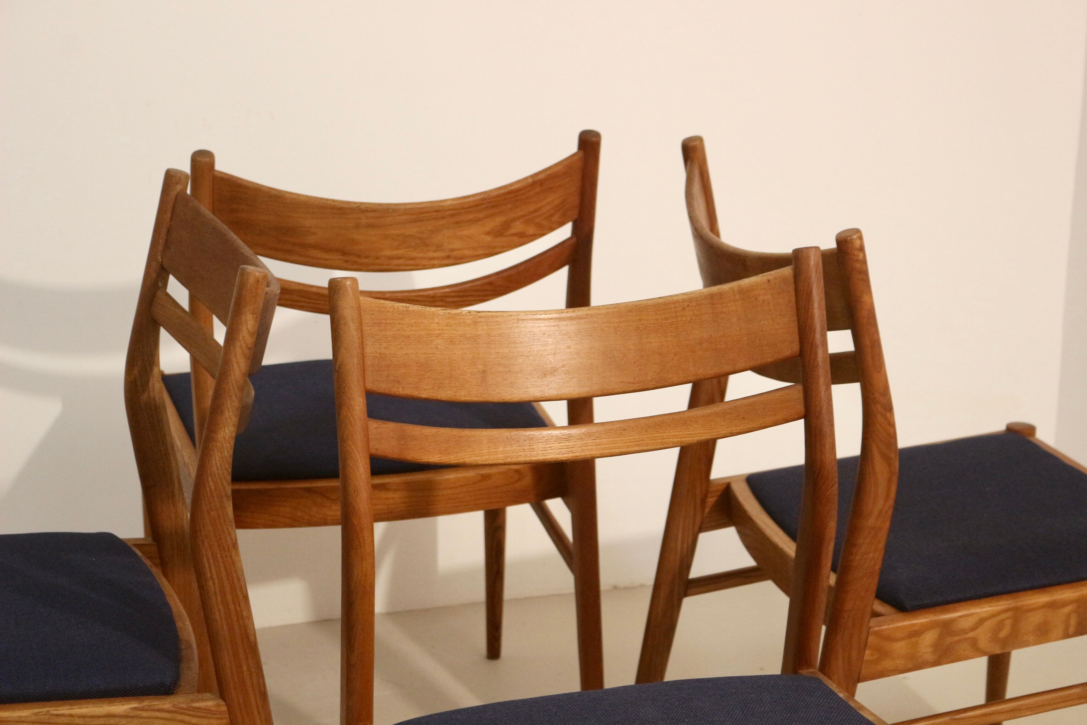 Lot de 4 chaises vintage scandinaves en chêne année 60  Ref. Marcel.