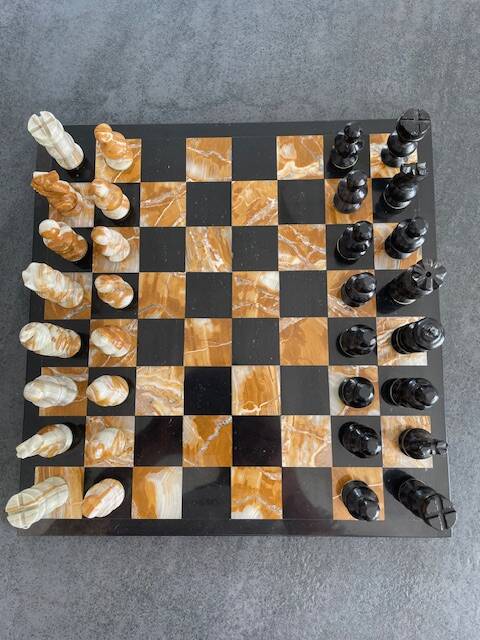 Mexican handcrafted chessboard. Made of stone. Mint condition. 40x40x1.4 cm. 6.5 kg.