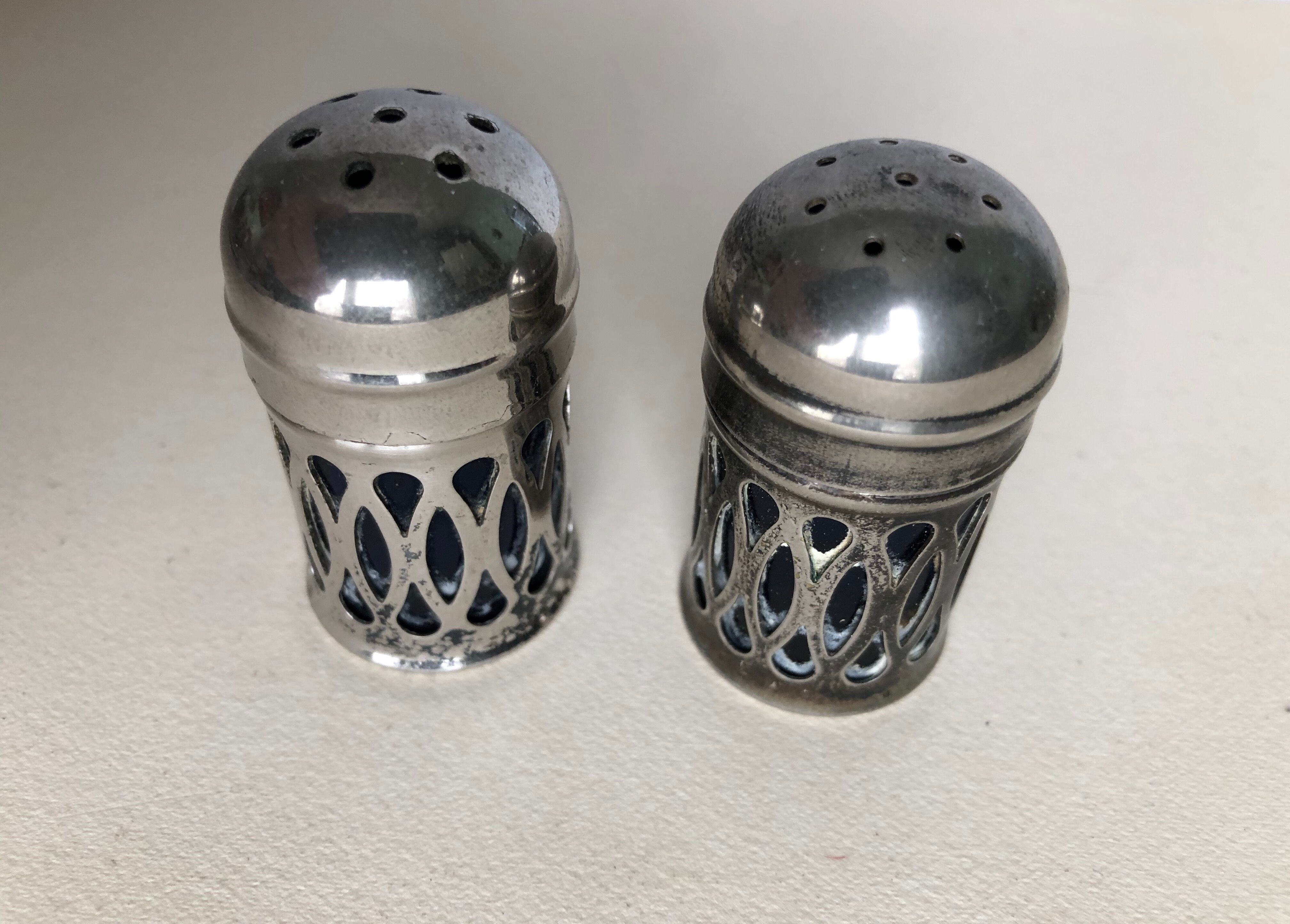 Set of 2 silver metal salts