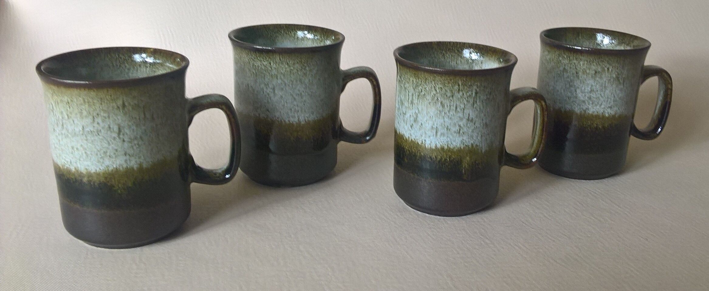 Quatre tasses en grès écossais Dunoon