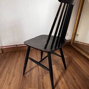 Chaise noire type fanett