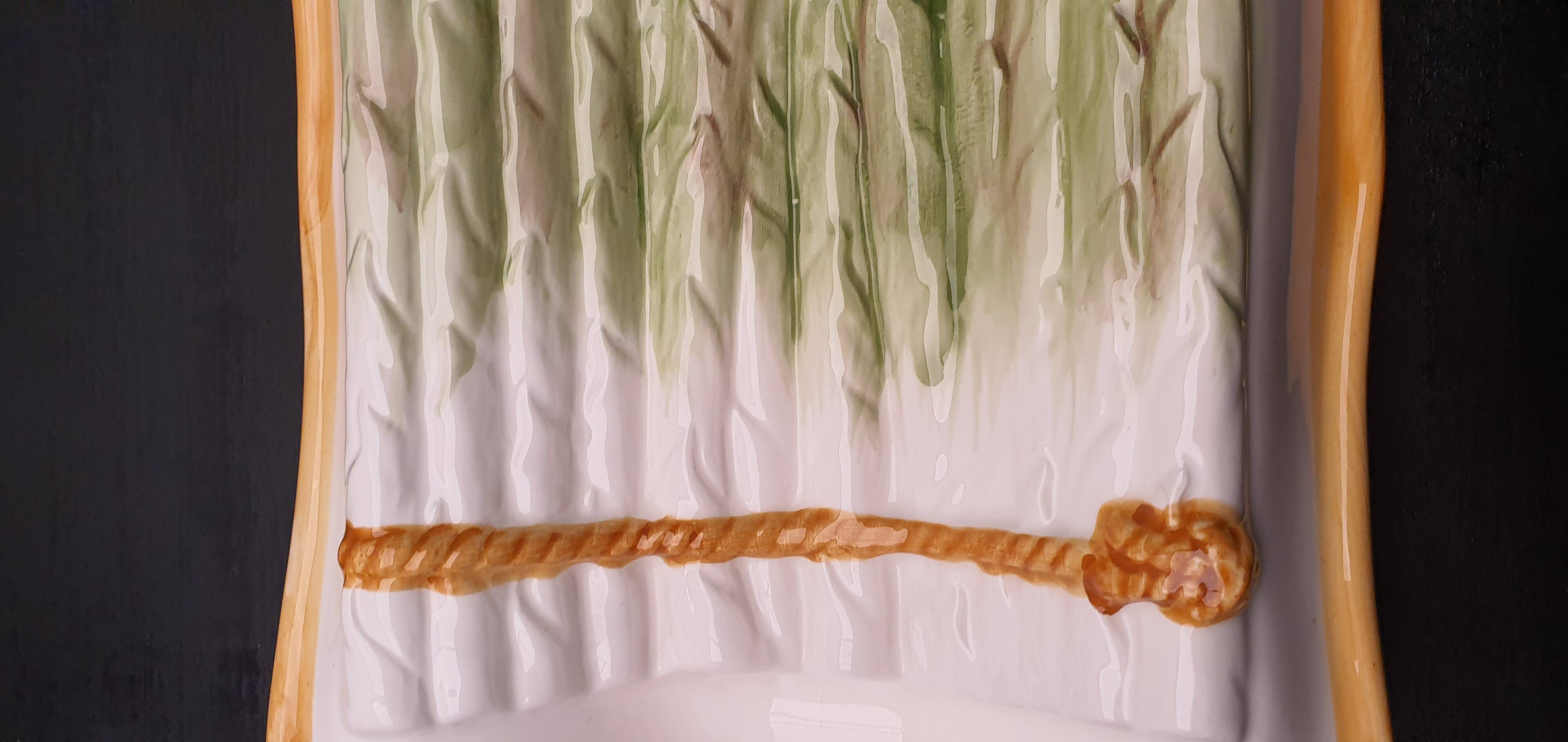 Asparagus dish in earthenware