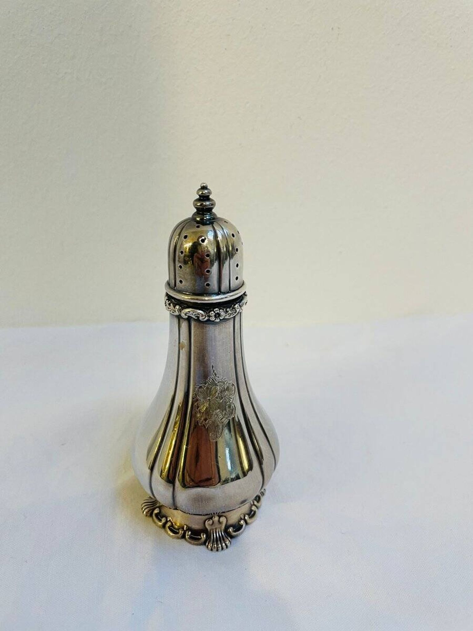 Salière en argent sterling floral par Tiffany & Co., années 1950