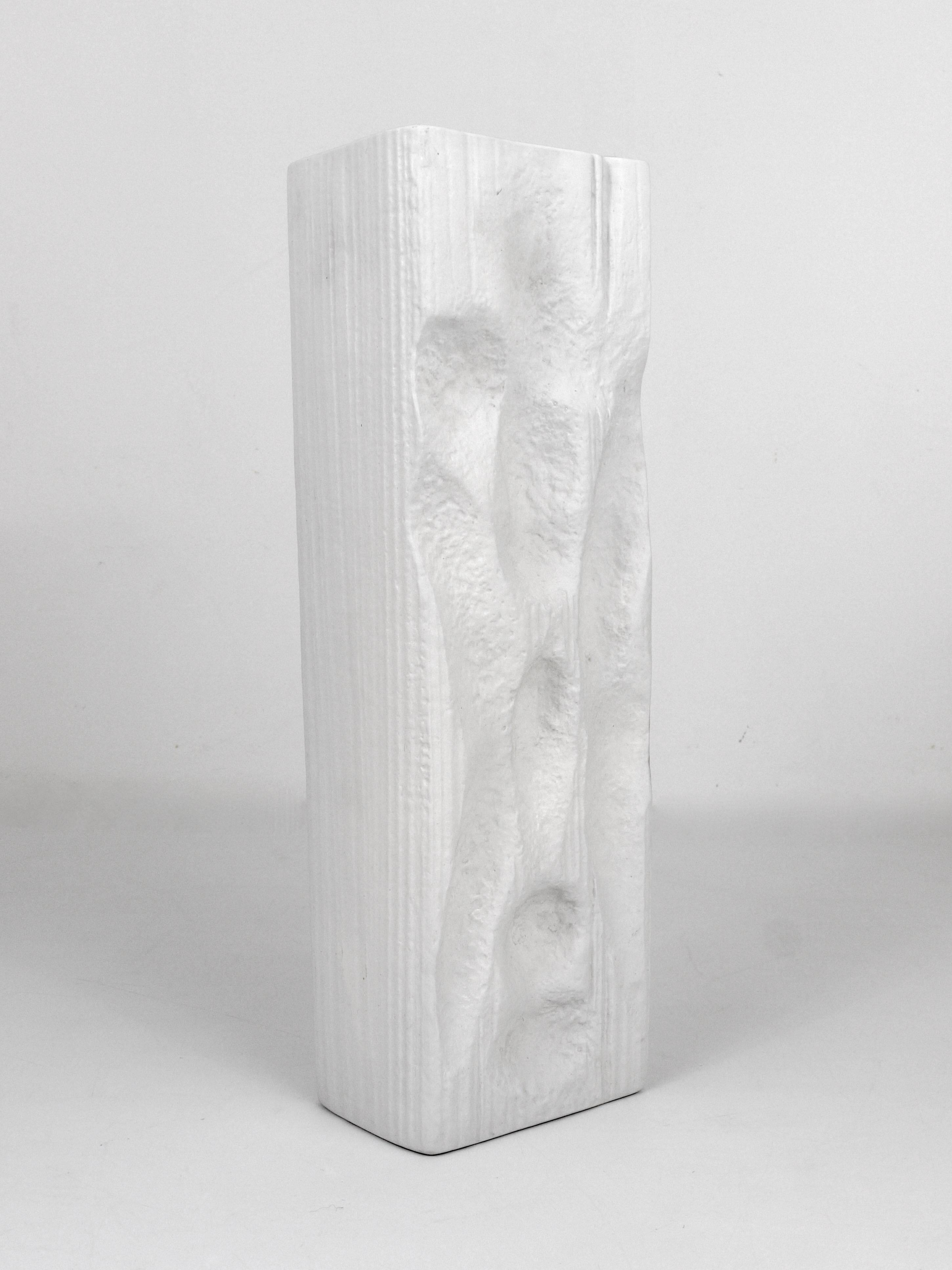 Vase en porcelaine blanc mat à relief style Op Art, Martin Freyer, Rosenthal Allemagne, années 1960