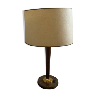 Vintage desk lamp with its lampshade