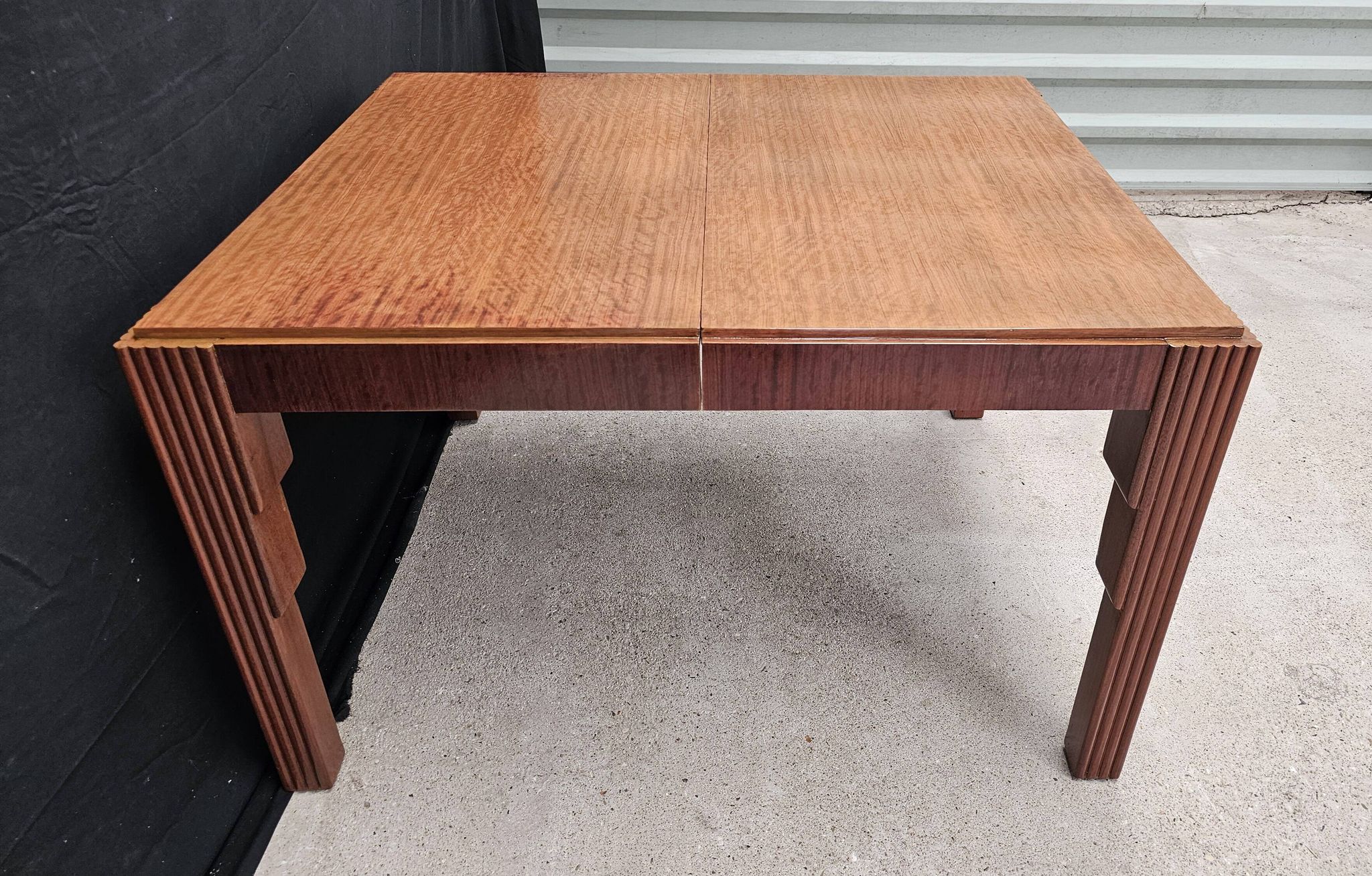 Lot table et ses 6 chaises Art déco de Saddier & fils