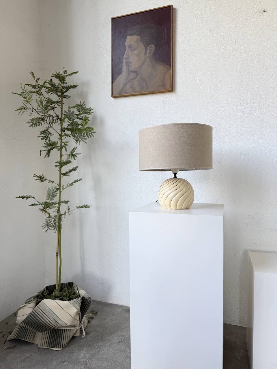 Barbi Ivory and Gold Ceramic Spherical Table Lamp