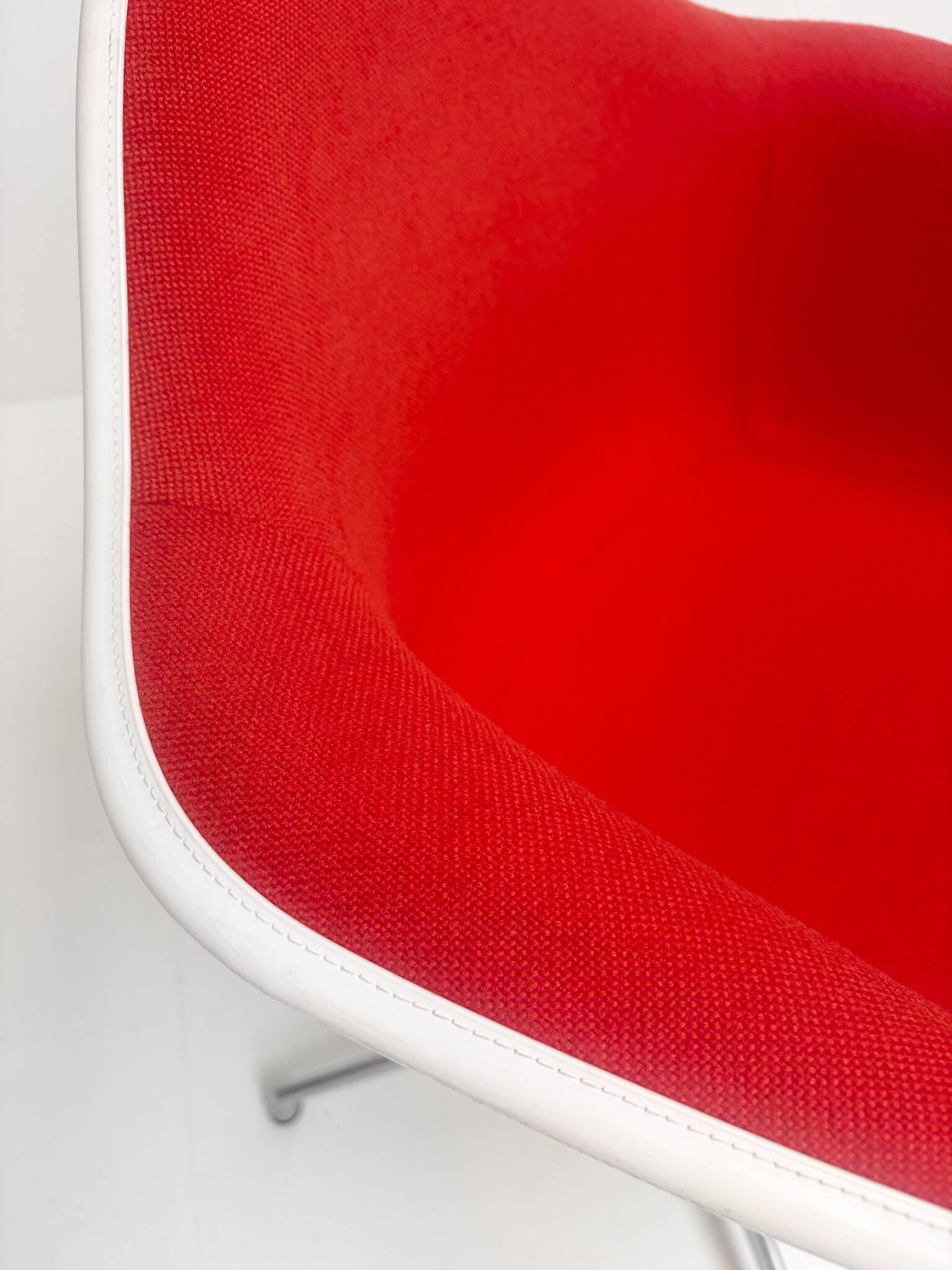 Fauteuil DAL par Charles et Ray Eames pour Vitra, années 2010.