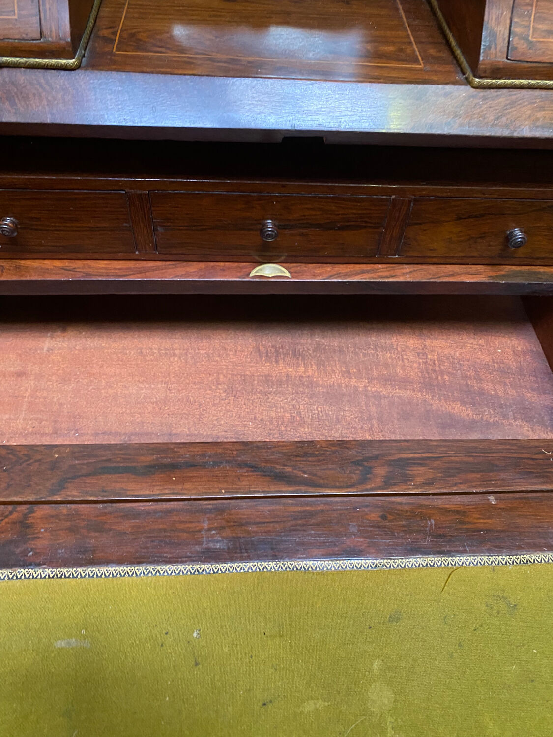 Wriitng desk laiding Louis XV style with secret compartment