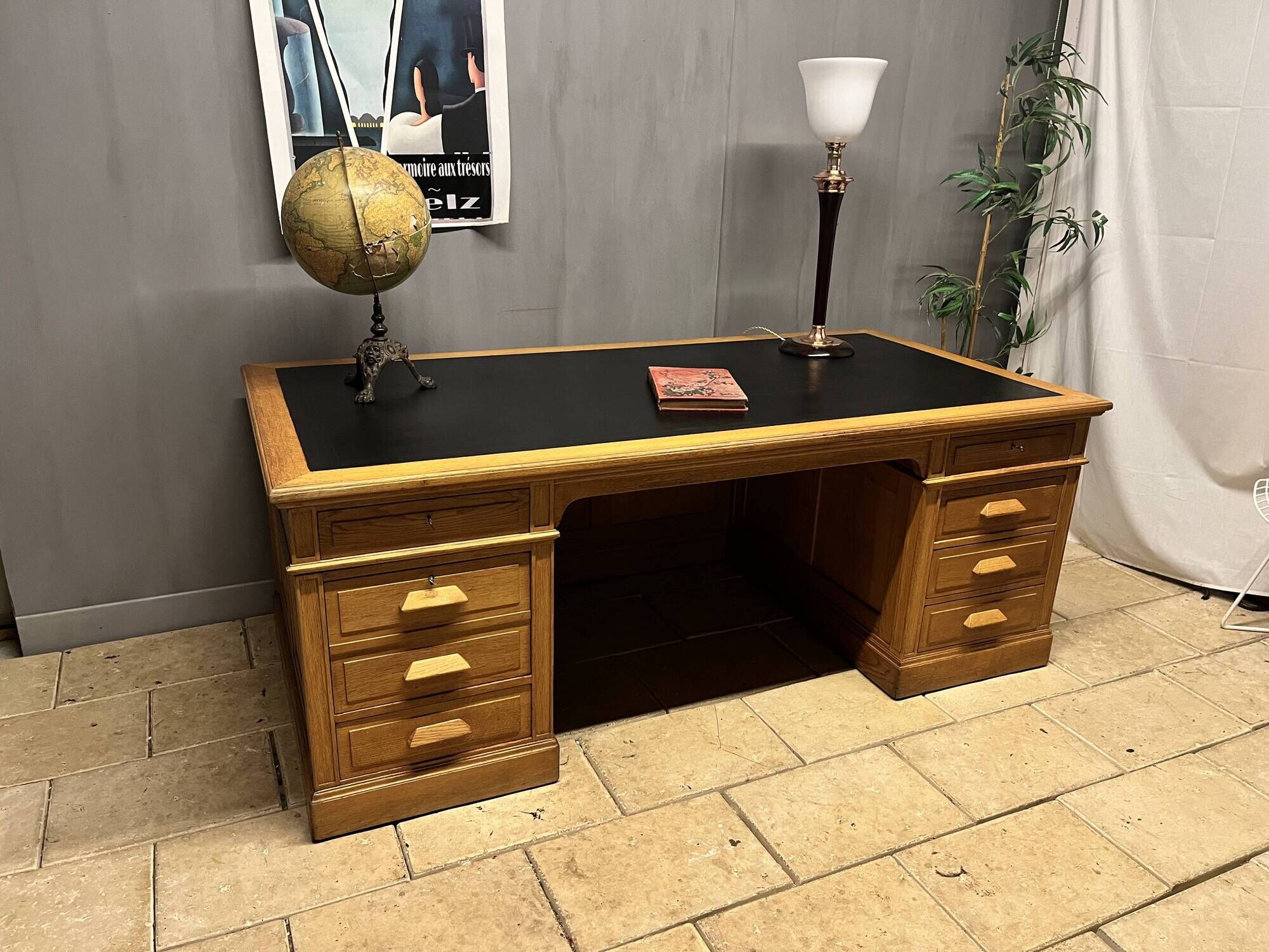 Large Desk "Banque De France" Oak and Leather Box Dish
