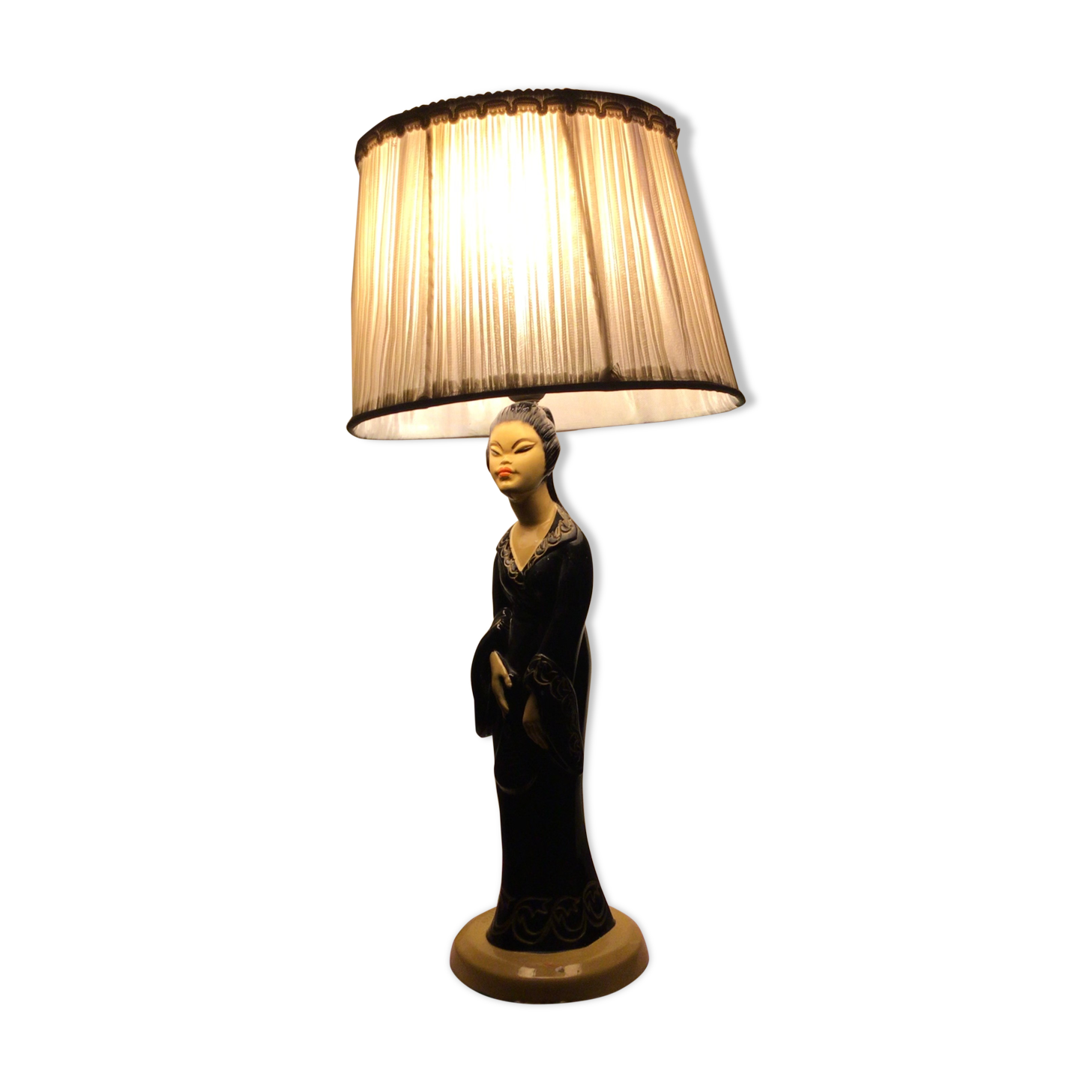 Vintage geisha sculpture lamp signed