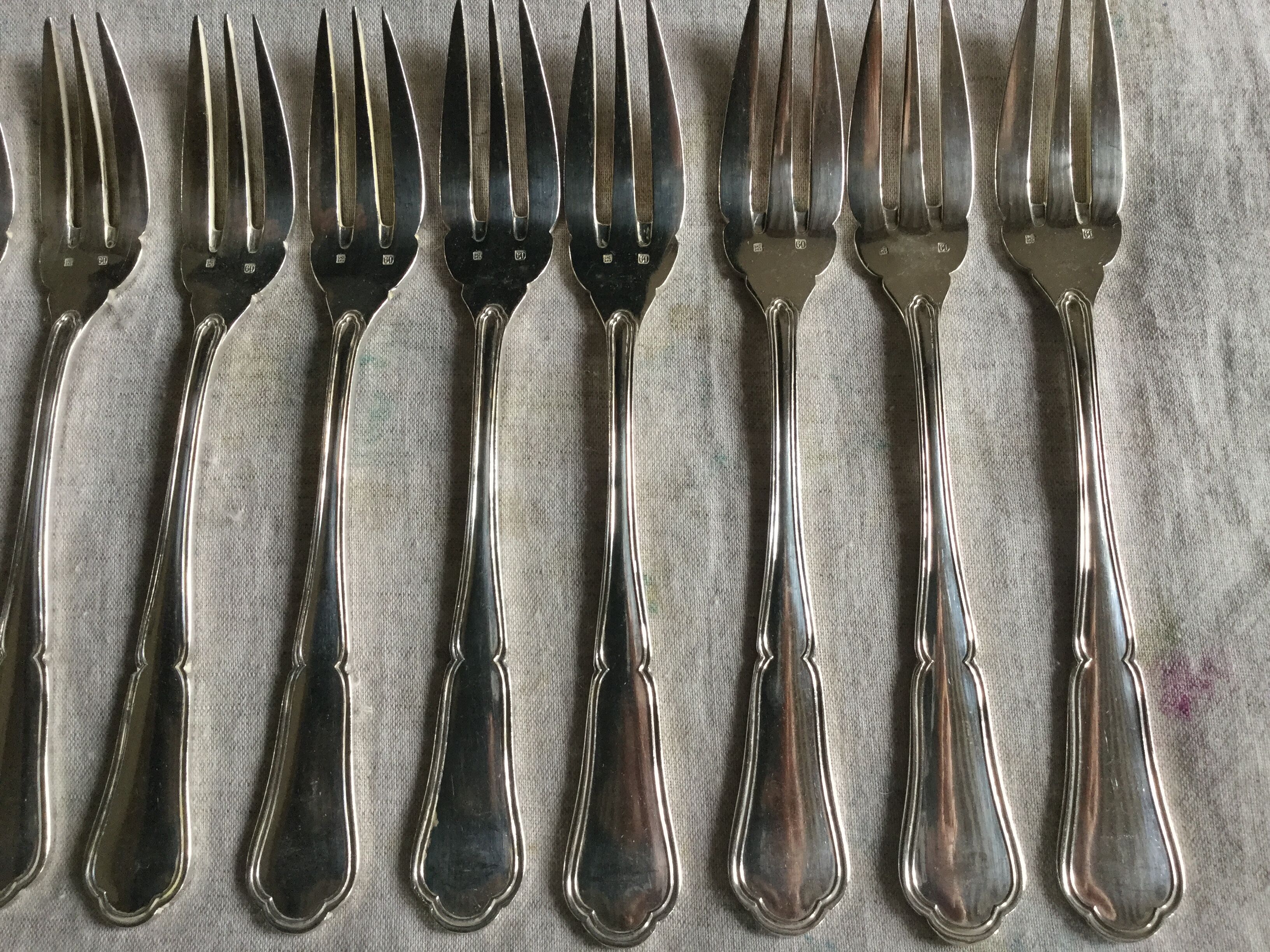 1 batch of 12 silver metal fish cutlery