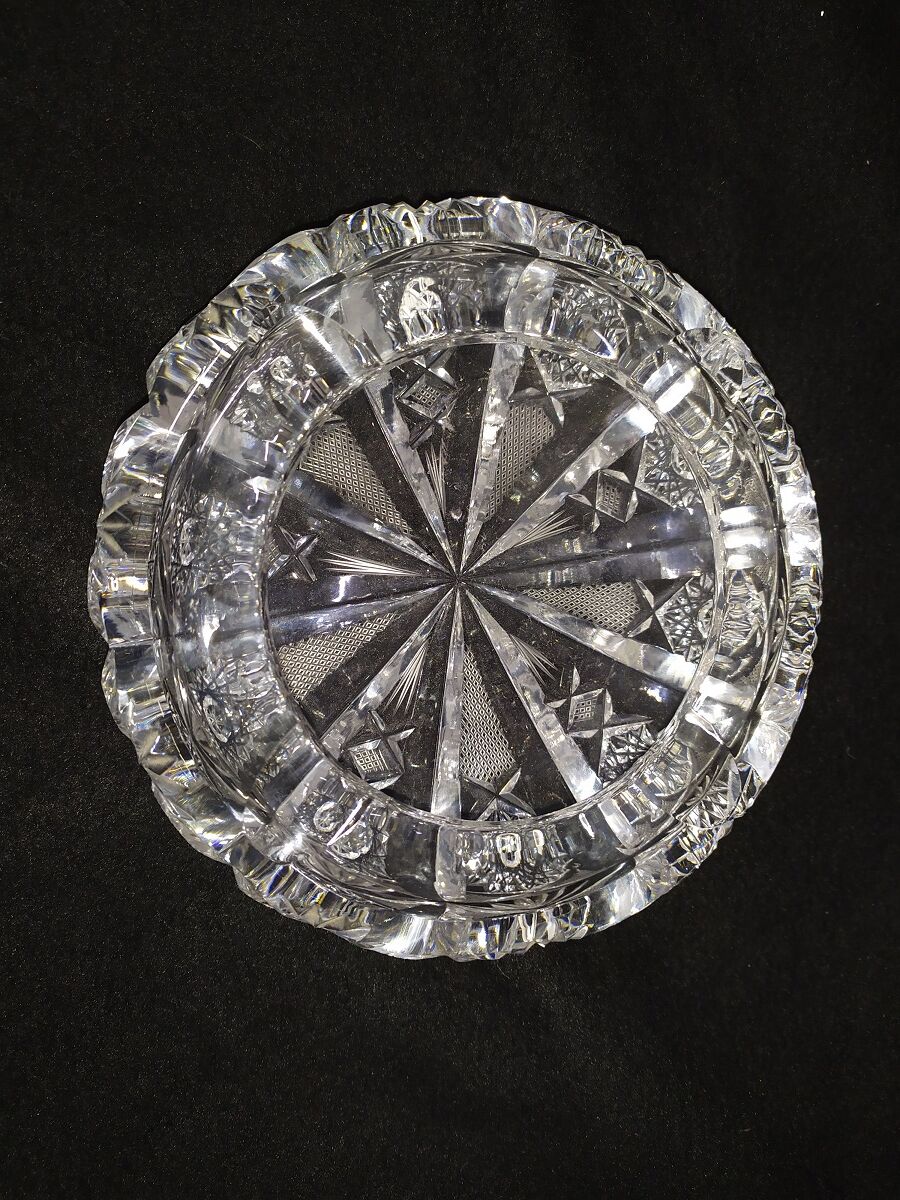 Cendrier en cristal taillé a la main - rond 16cm