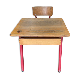 Simple school desk