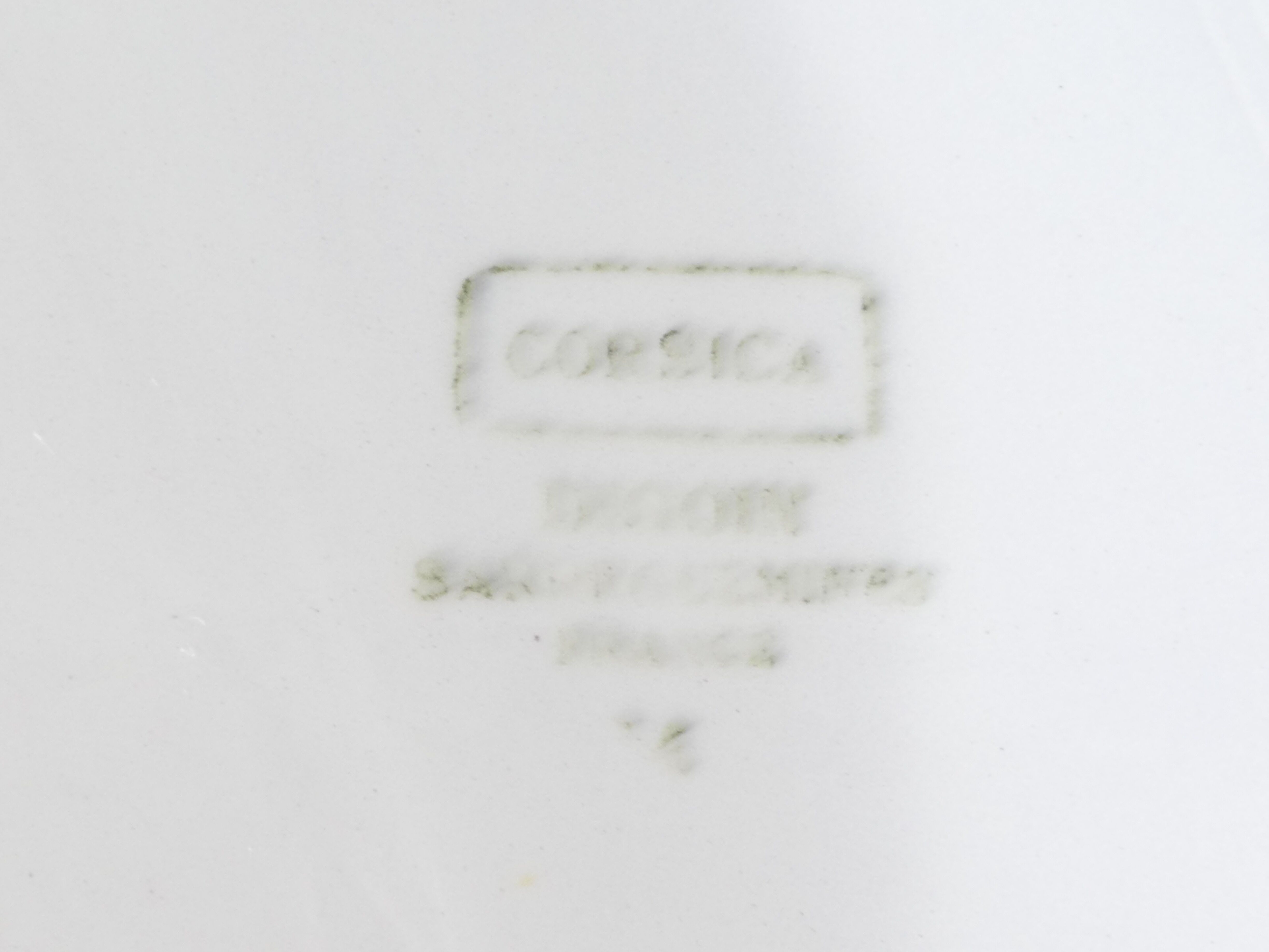 Former plat oavle in faïence of Digoin Sarreguemines model corsica