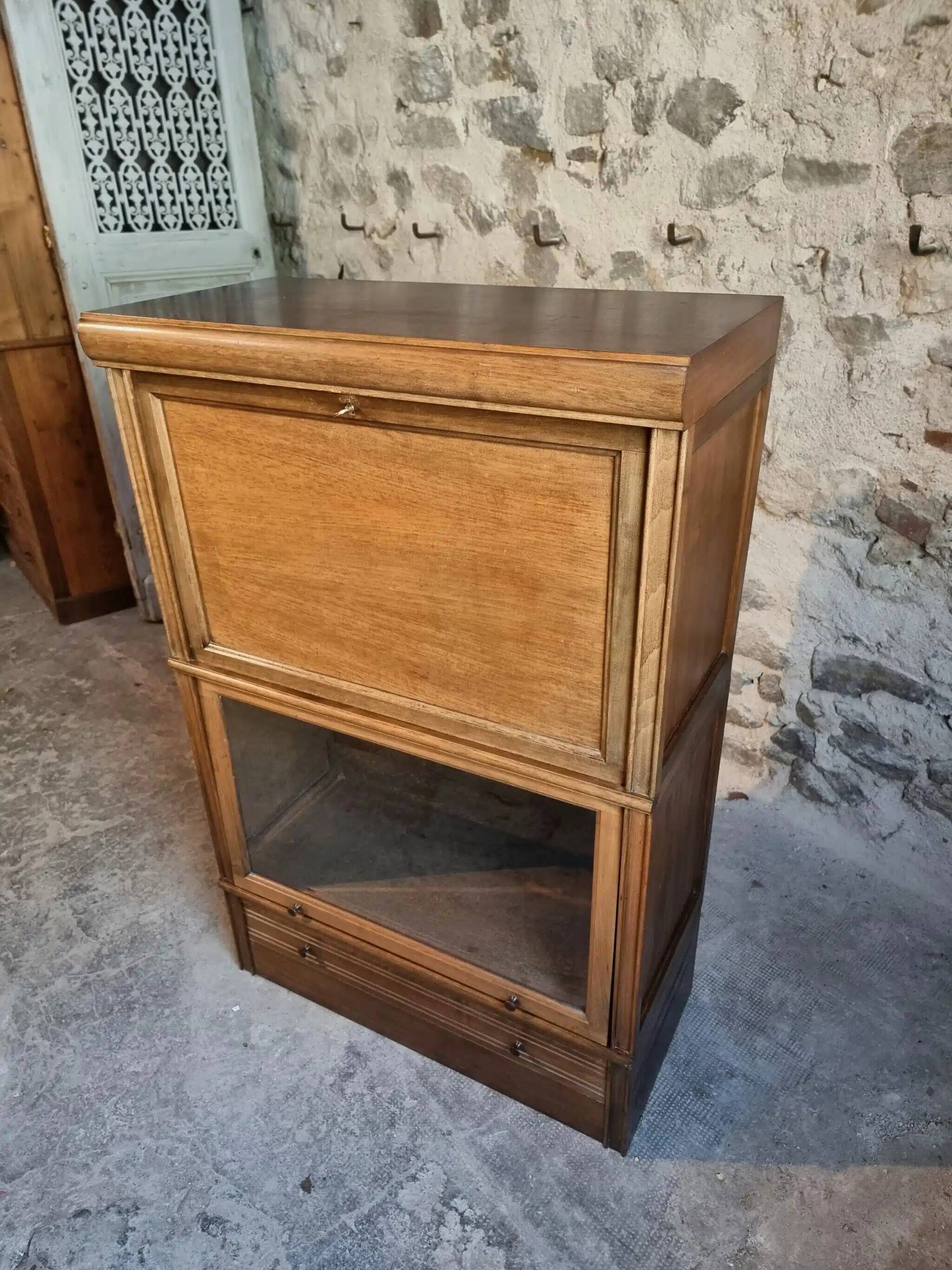 Vintage Globe Wernicke drinks buffet, modular mahogany bar cabinet, 1960s display case.
