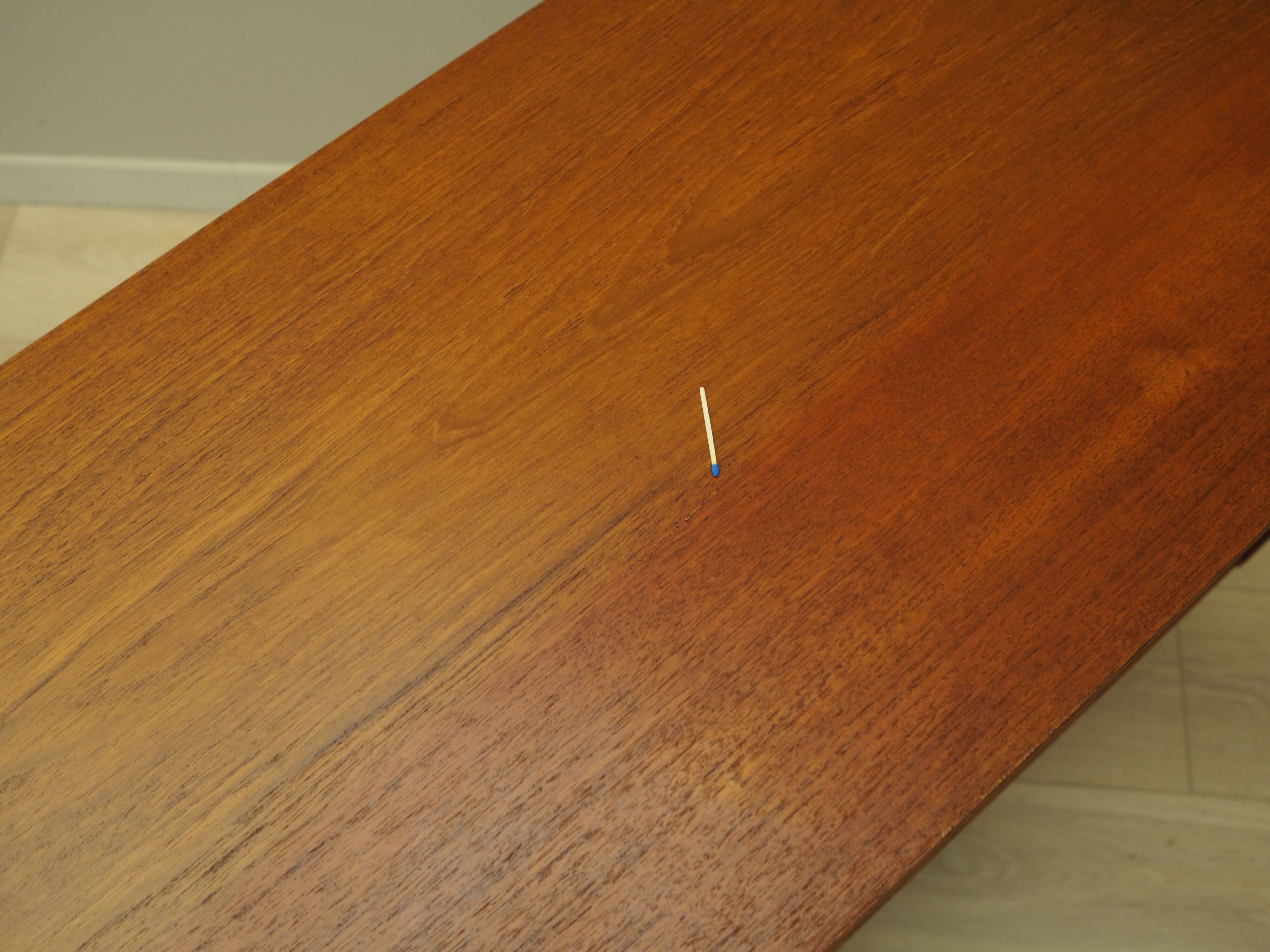 Enfilade en teck, design danois, années 1970, production : Danemark