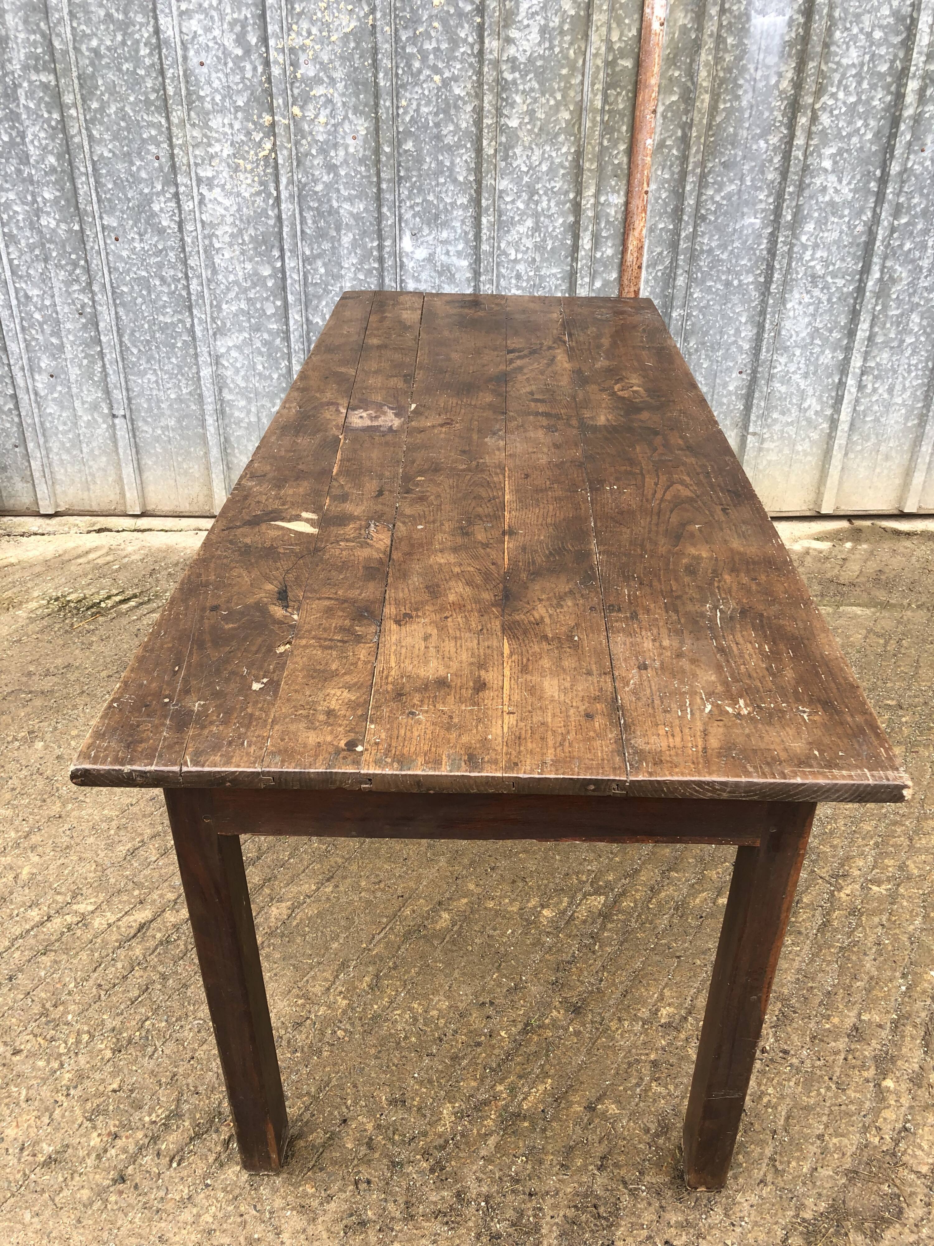 Rustic antique farmhouse table in solid oak with 1 drawer.