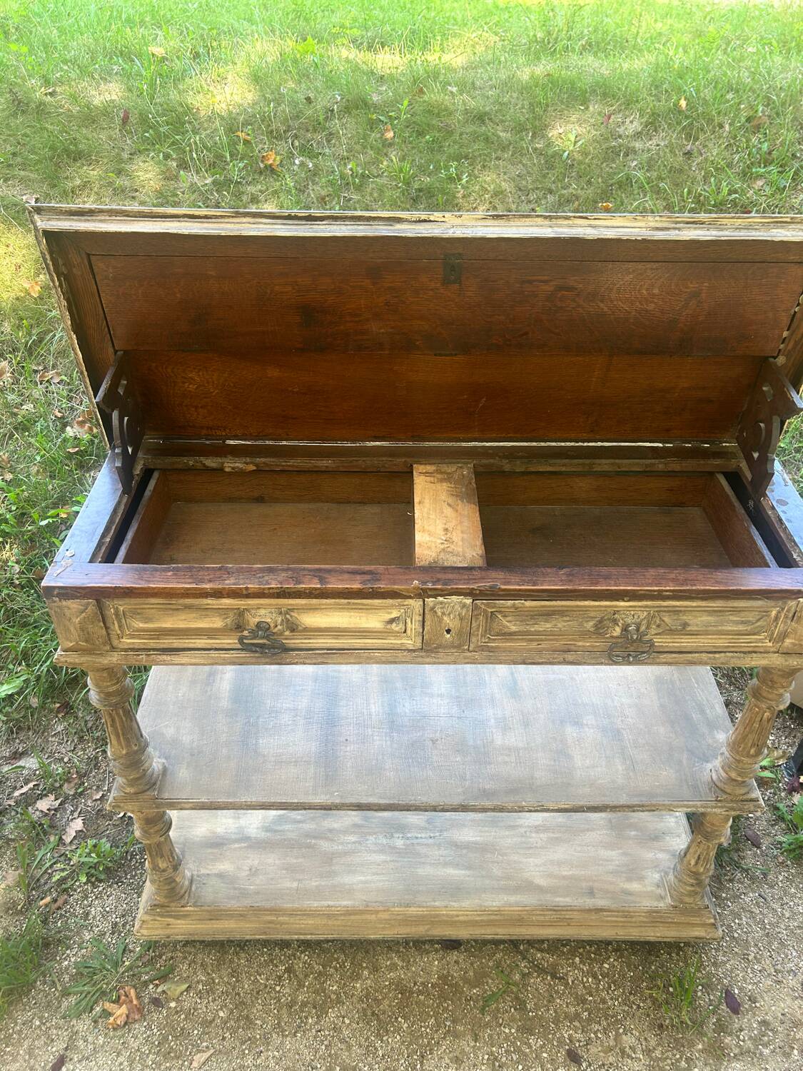 Provençal console – 2 drawers & shelves