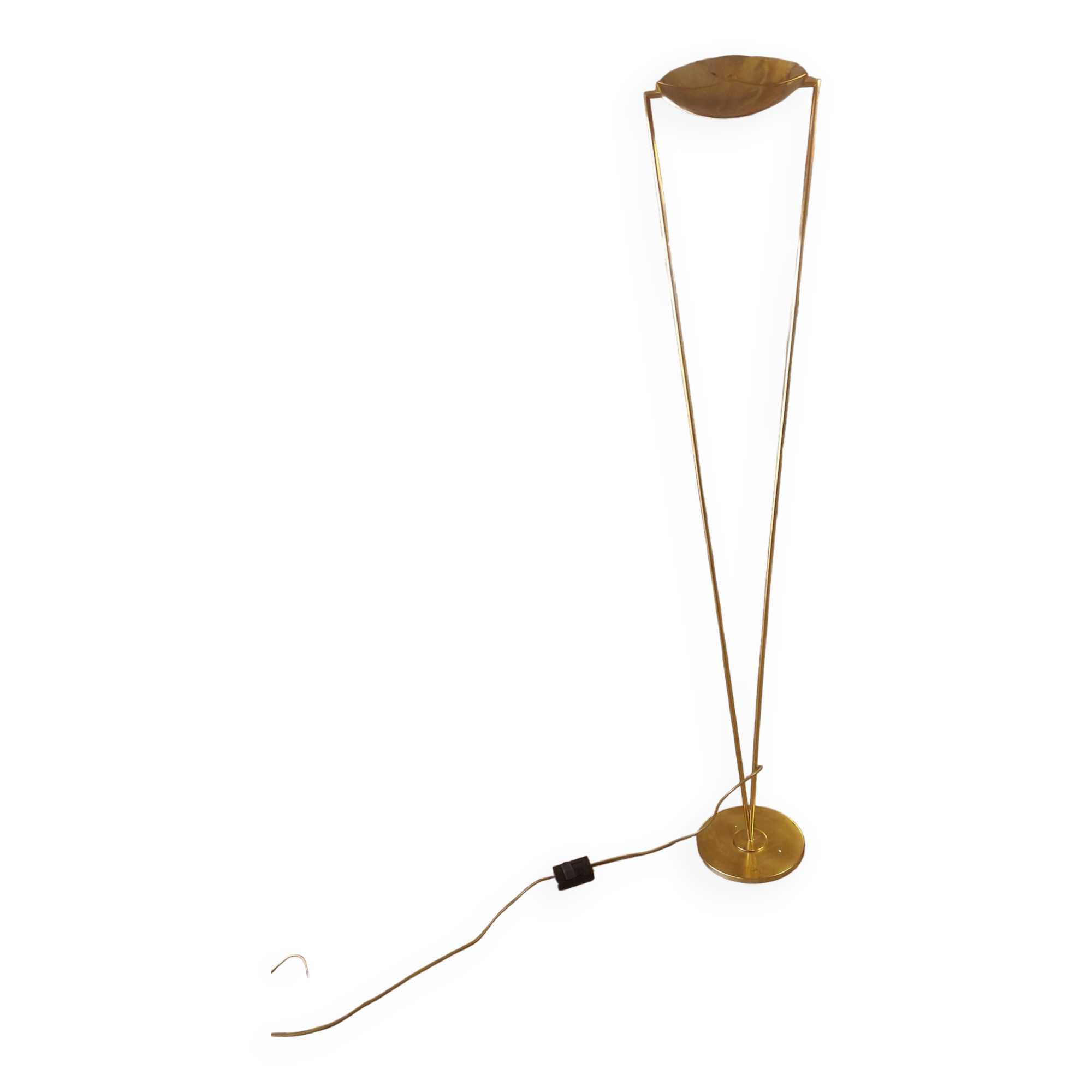 Victory brass floor lamp from the 80's, design studio Artof for Lumen