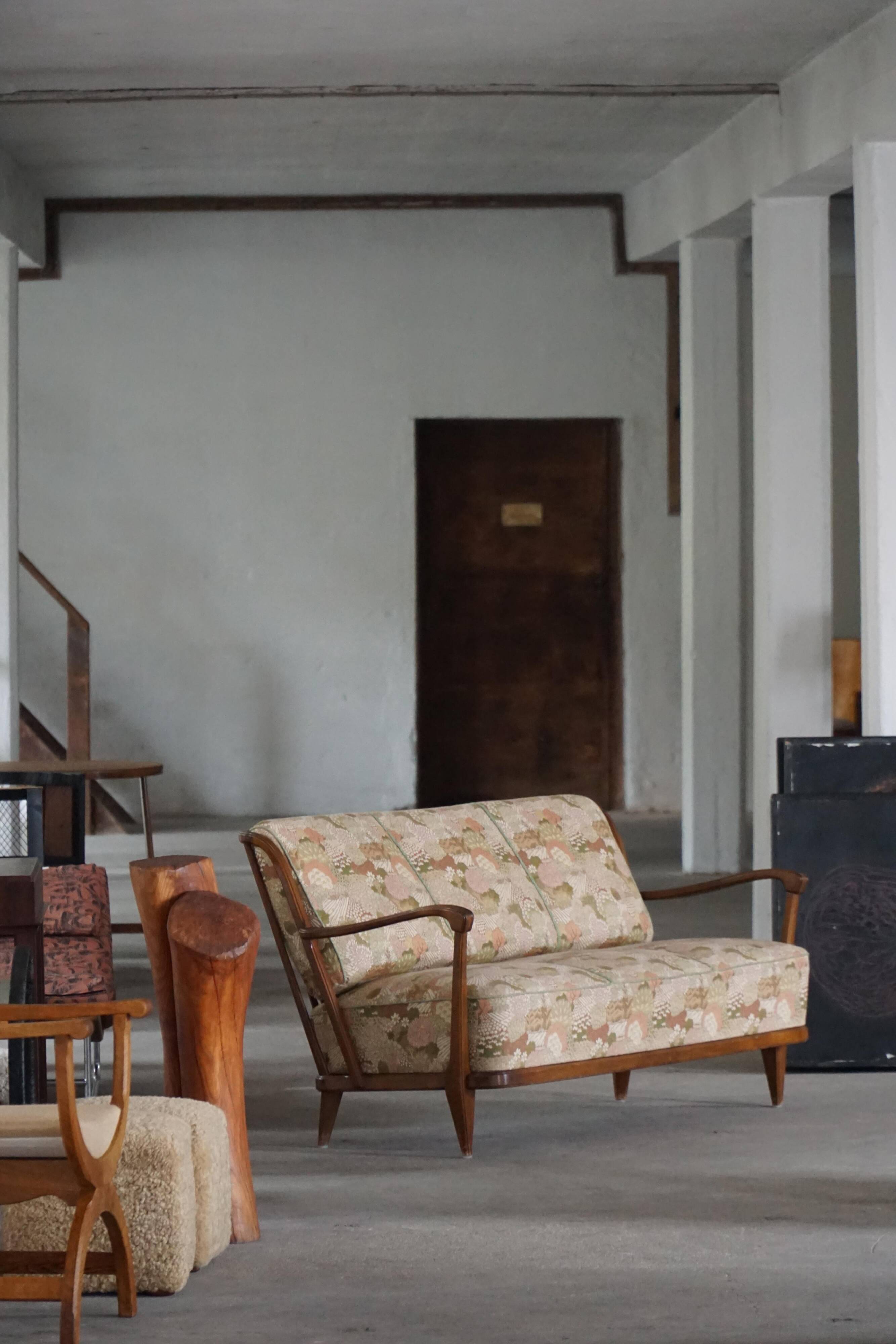 Svante Skogh, freestanding canapé in floral fabric, modern Swedish, 1940s