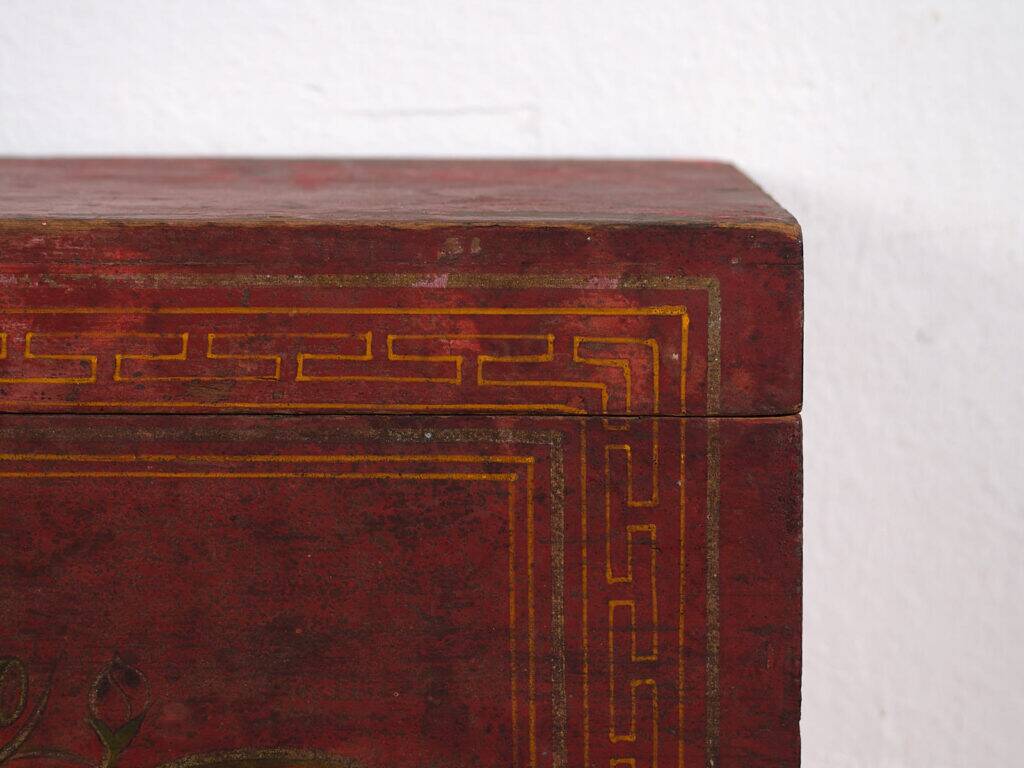 Antique red chest with floral patterns (c.1900) #9