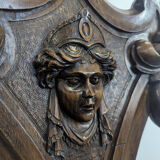 Selette de style Renaissance en noyer