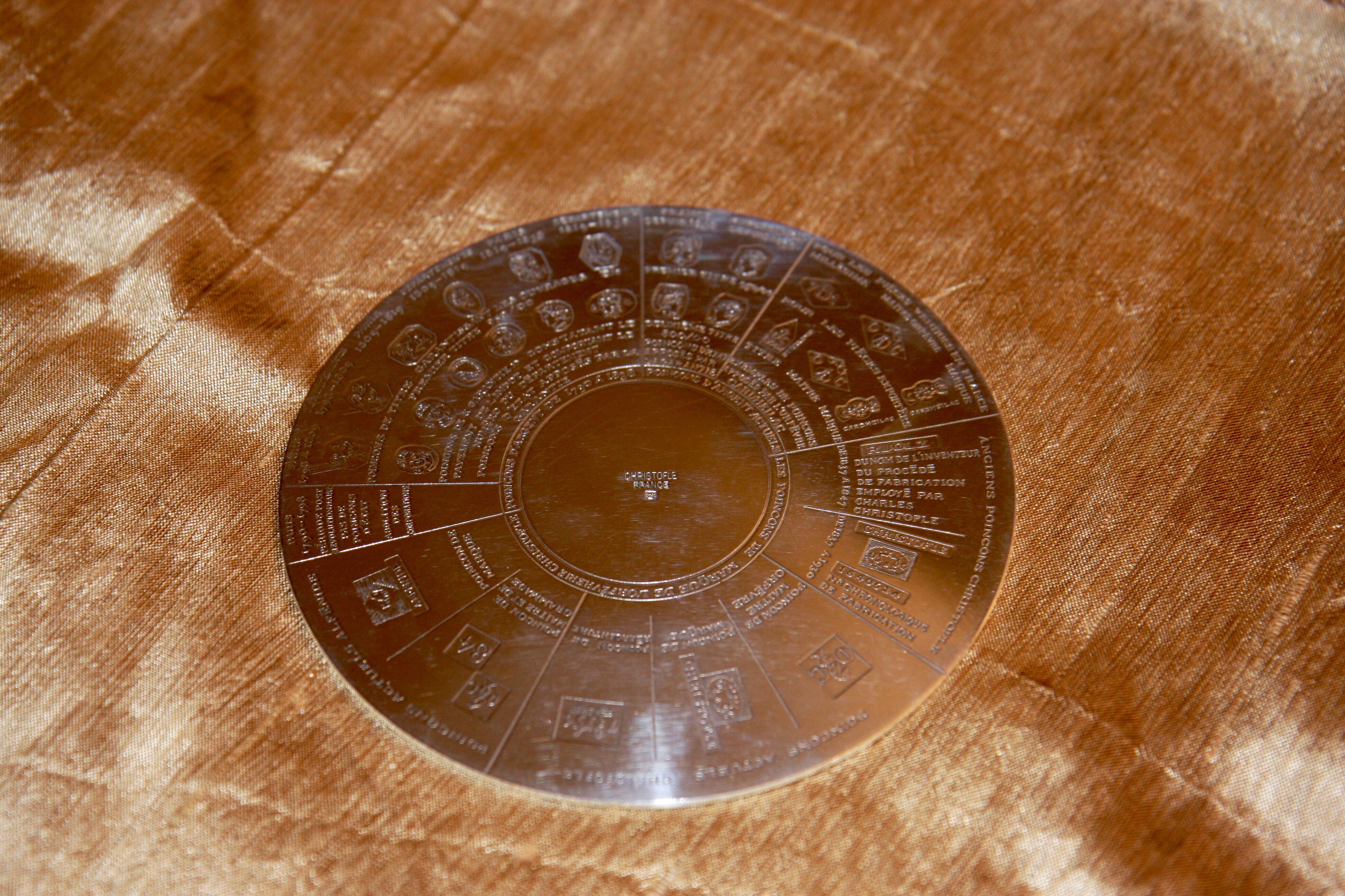 Dessous de plat Christofle " Fermiers Généraux " en métal argenté.