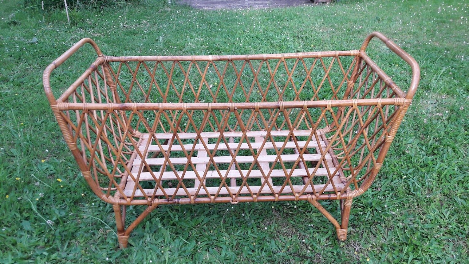Vintage rattan baby cot