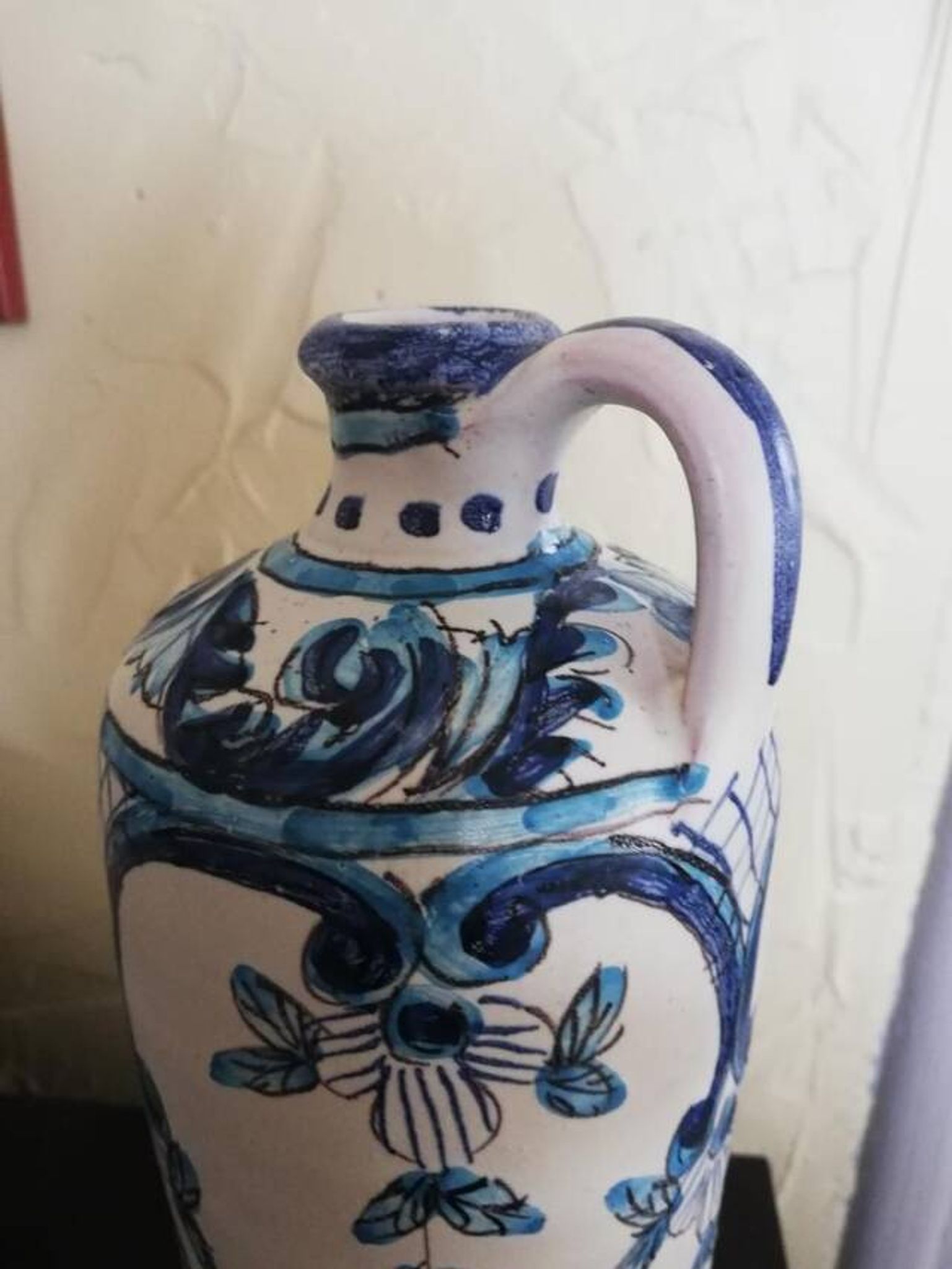 Cruche en céramique artisanale portugaise