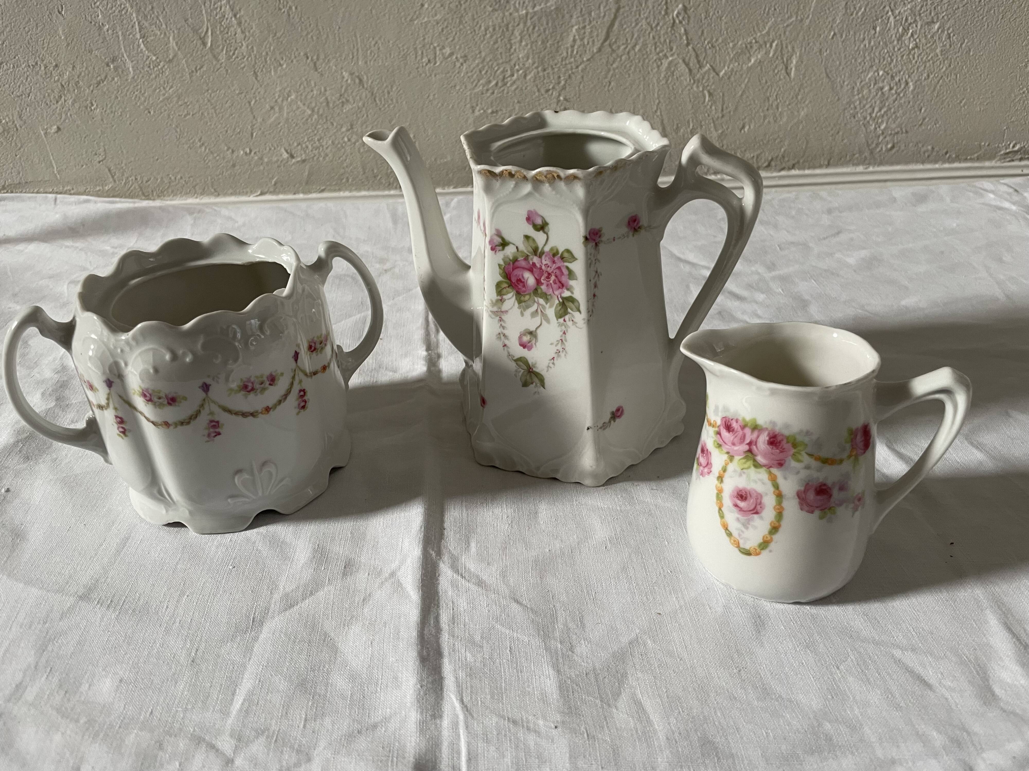 Three-piece coffee set