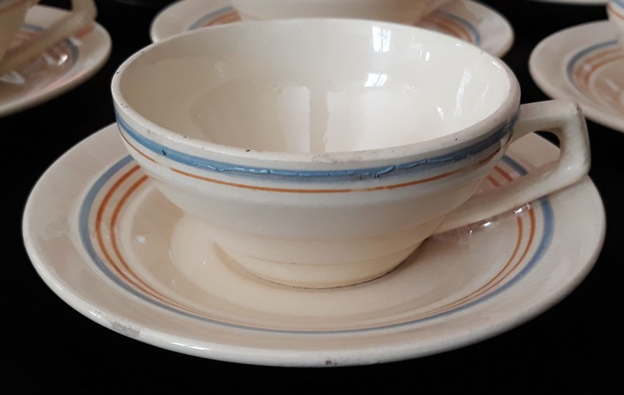 Set of coffee cups and its sub-cups - 70s