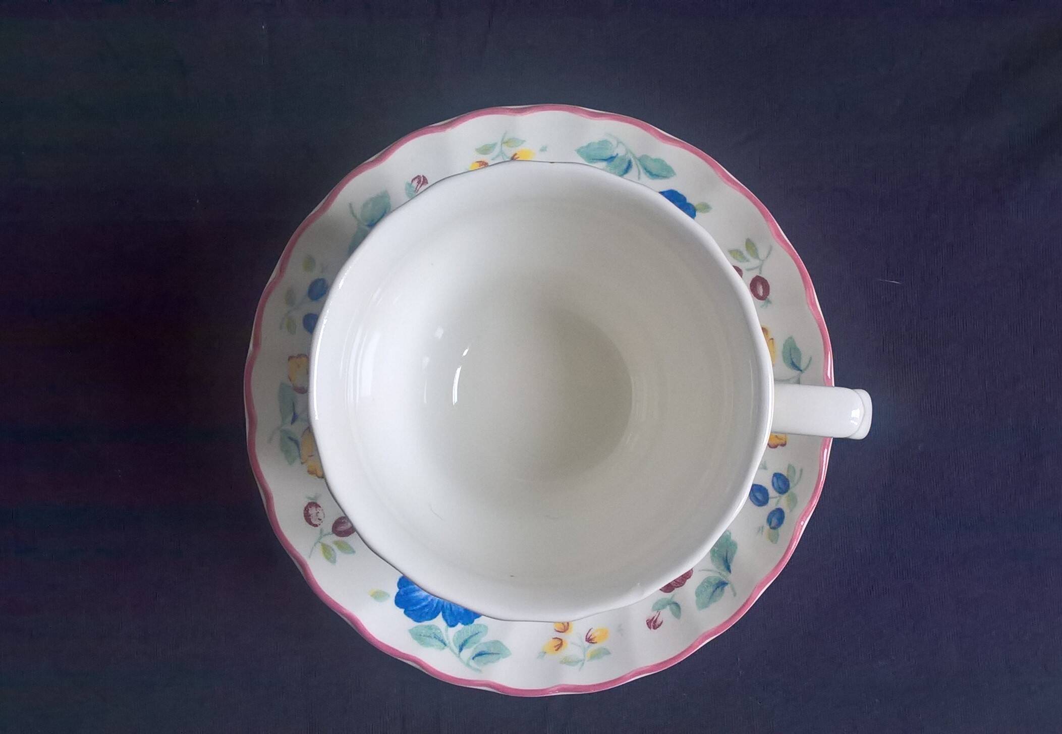Churchill "Rosetta" English teacup