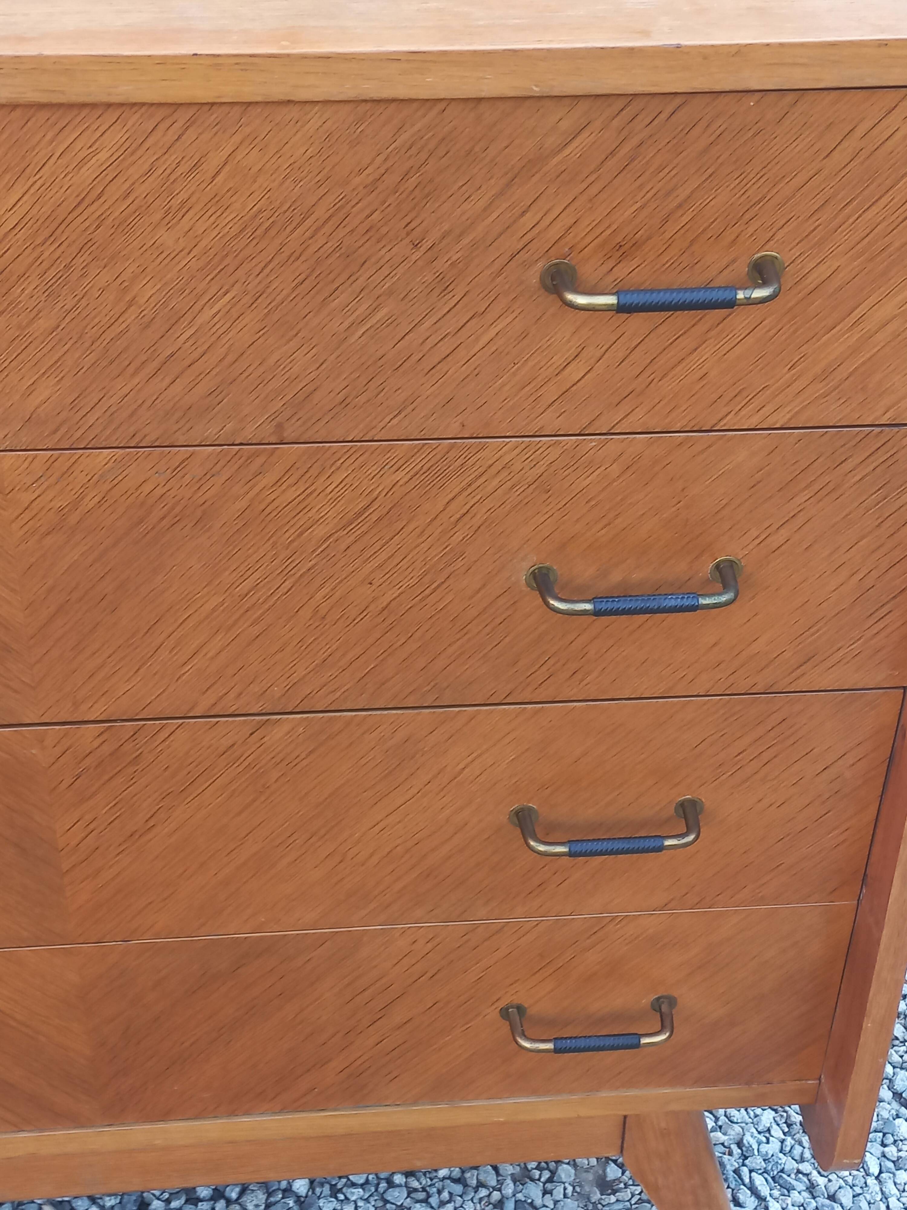Commode vintage en chêne blond pieds compas 4 tiroirs 1950