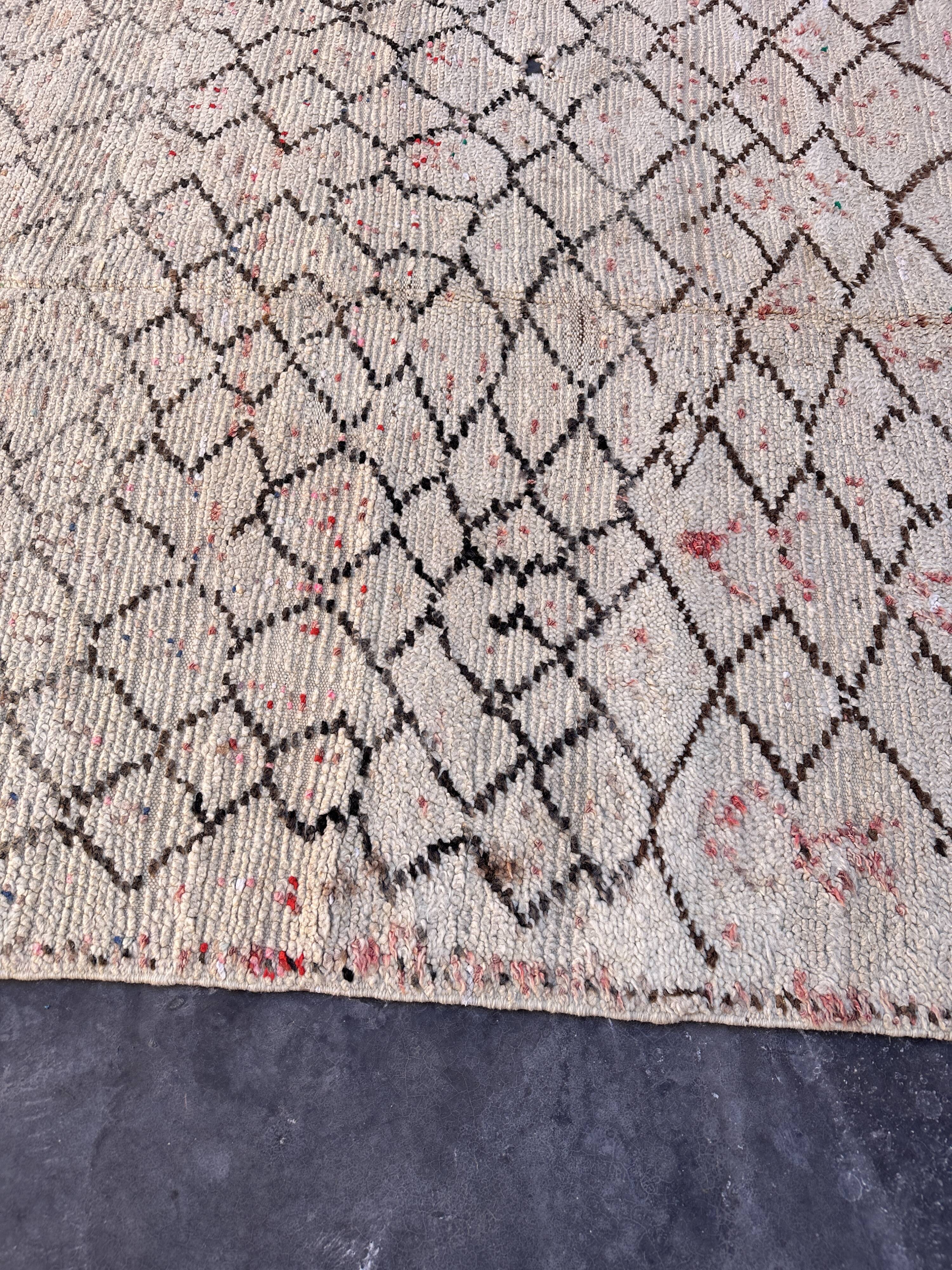 Moroccan carpet - 141 x 226 cm