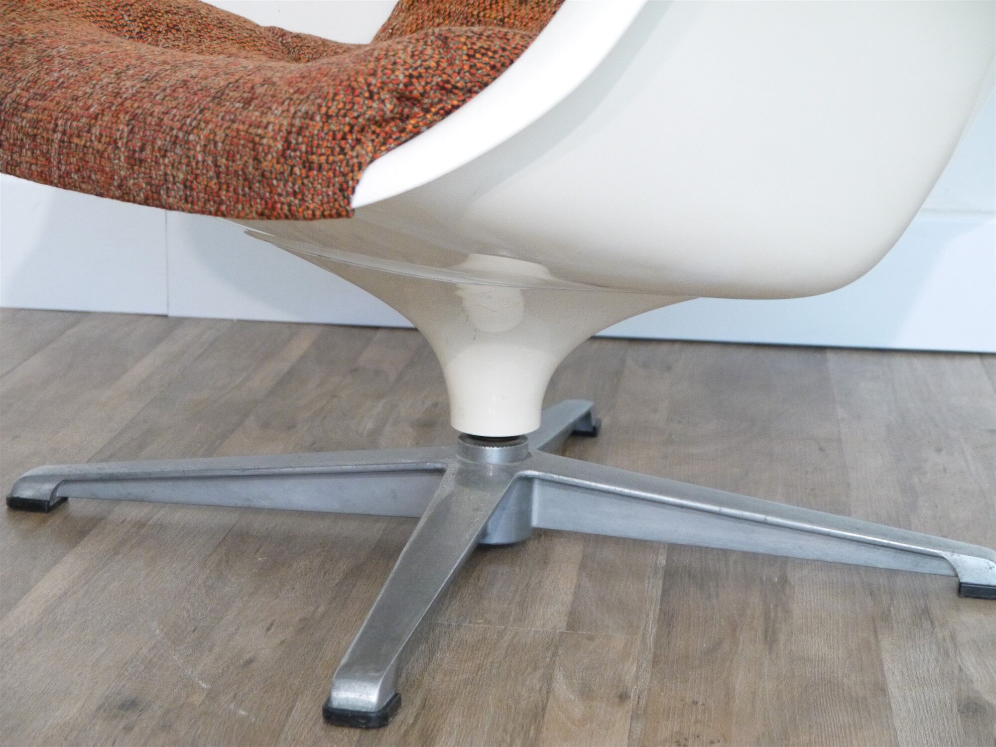Fauteuil vintage pivotant "Galaxy" de Alf Svensson