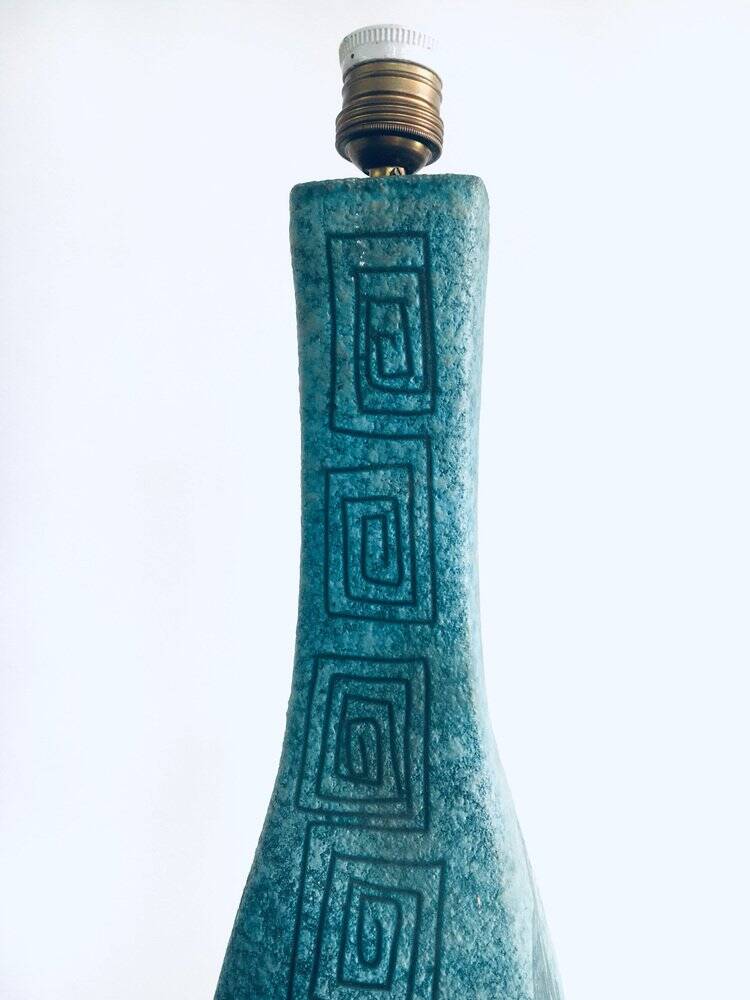 Art ceramics sgraffito table lamp attributed to Alvino Bagni for Raymor, Italy, 1960s.