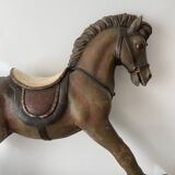 Cheval à bascule antique