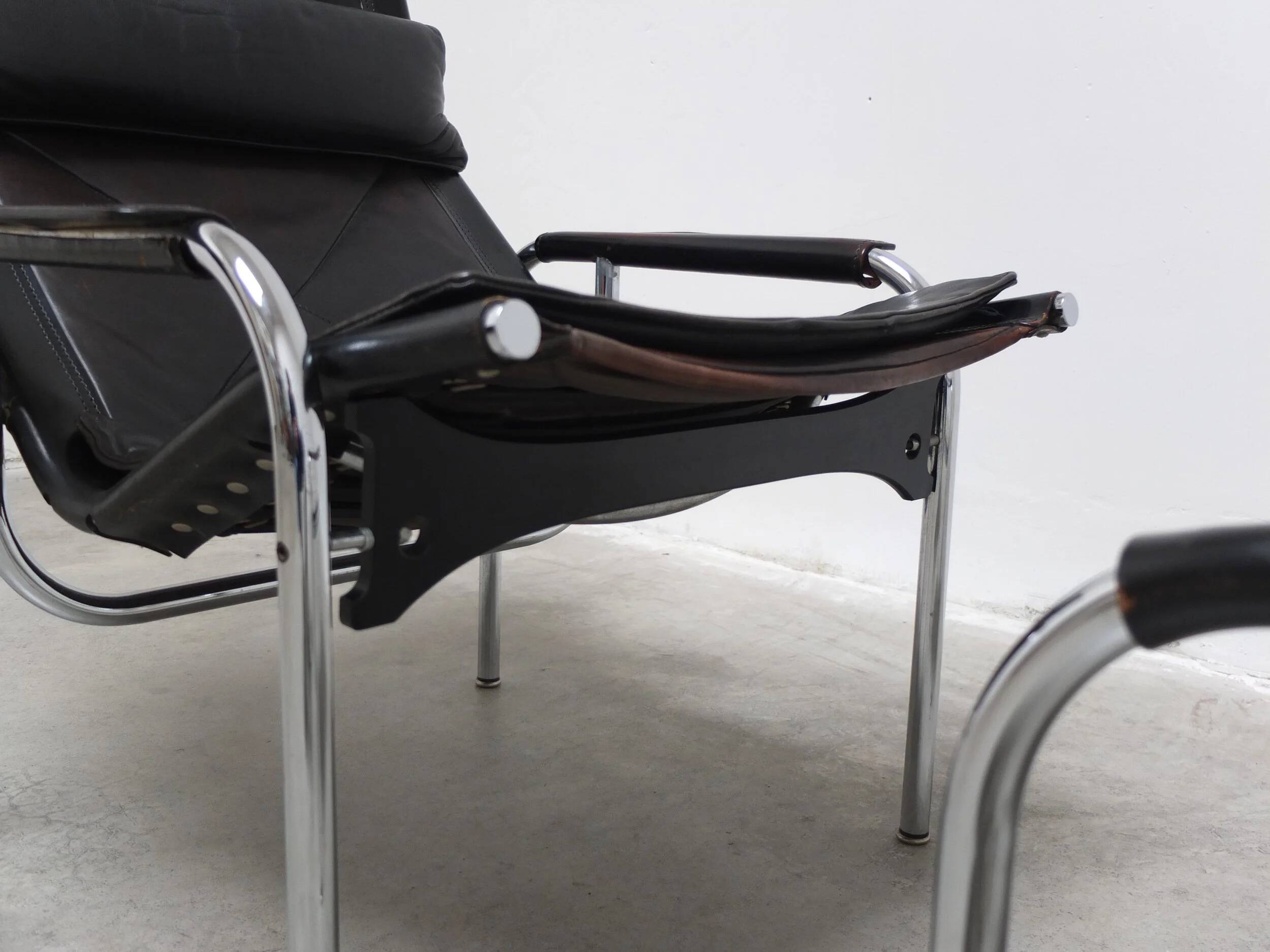 Fauteuil inclinable 'HE1106' avec repose-pieds par Hans Eichenberger pour Strässle, 1978
