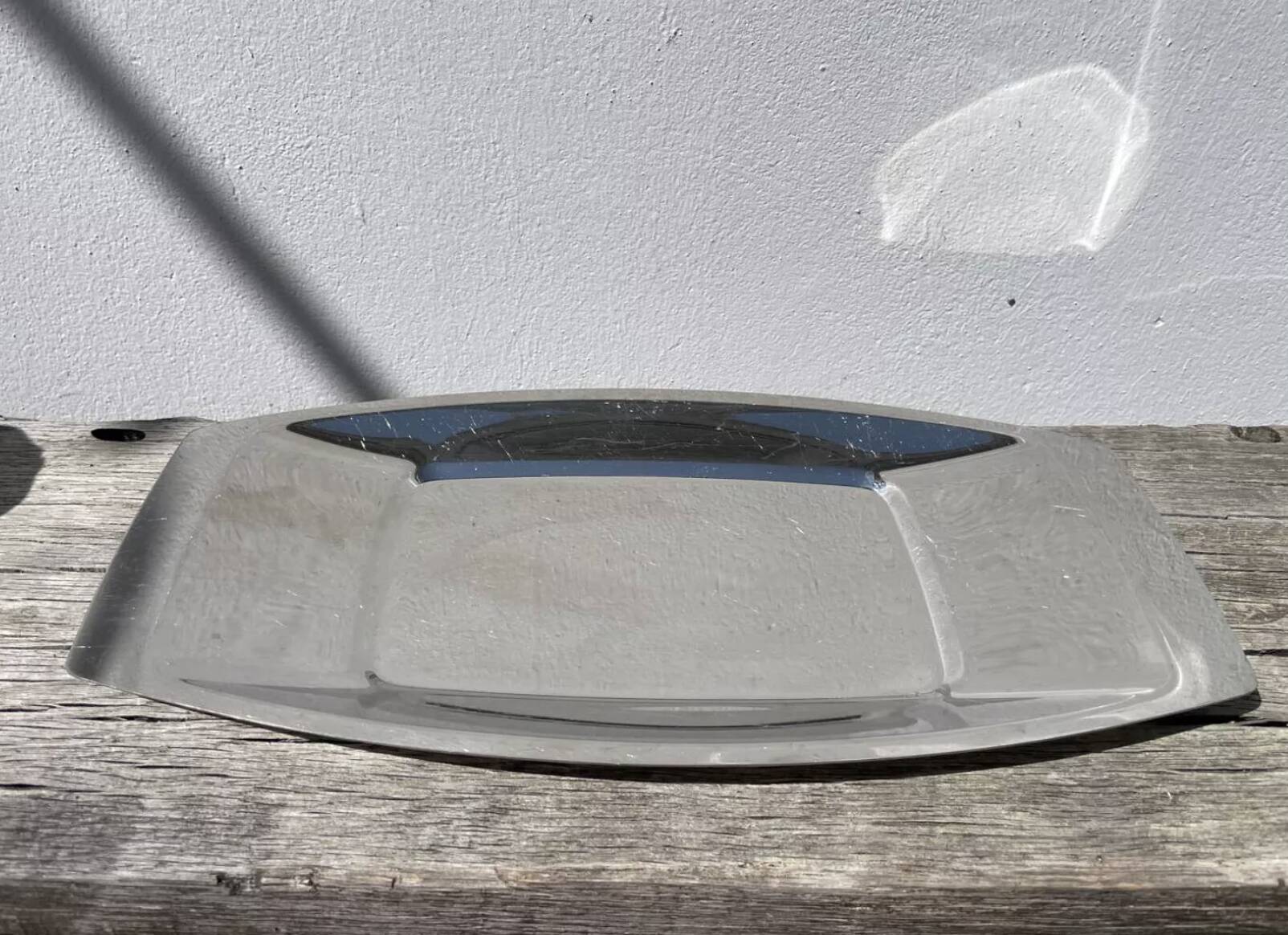 Rectangular stainless steel dish by Rémy Letang