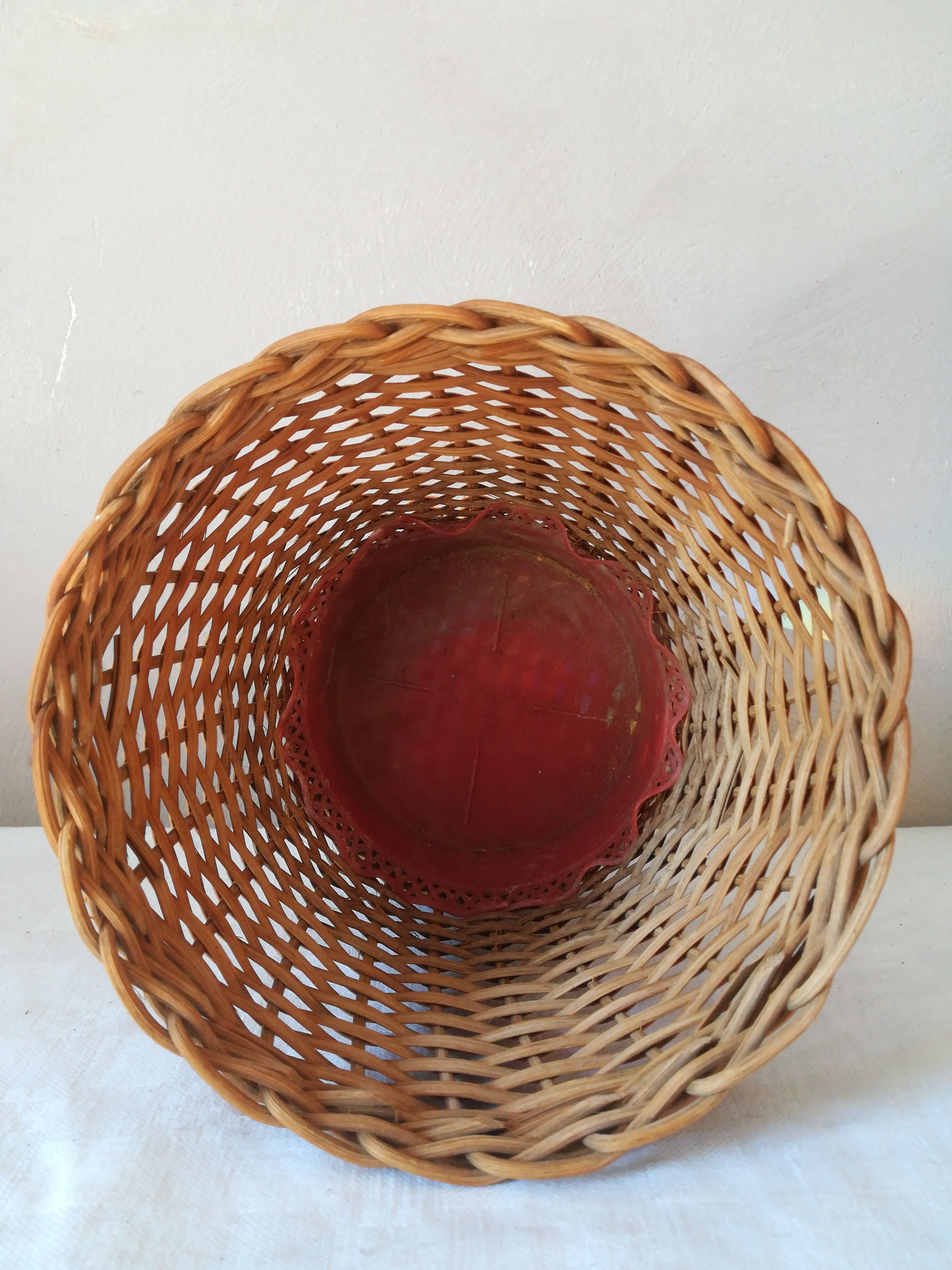 Lot of 2 rattan pot caches