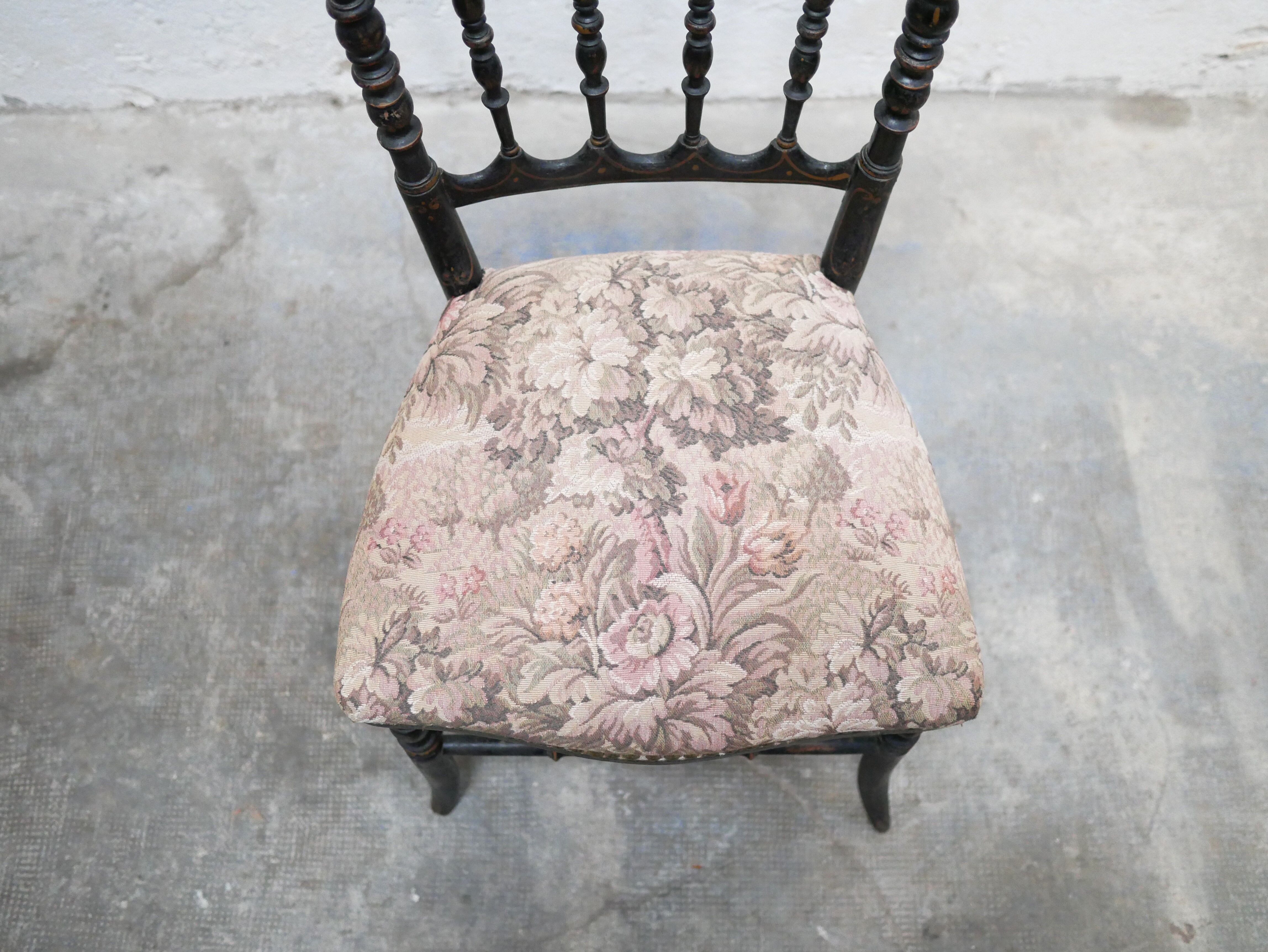 Antique Napoleon III chair in wood and fabric