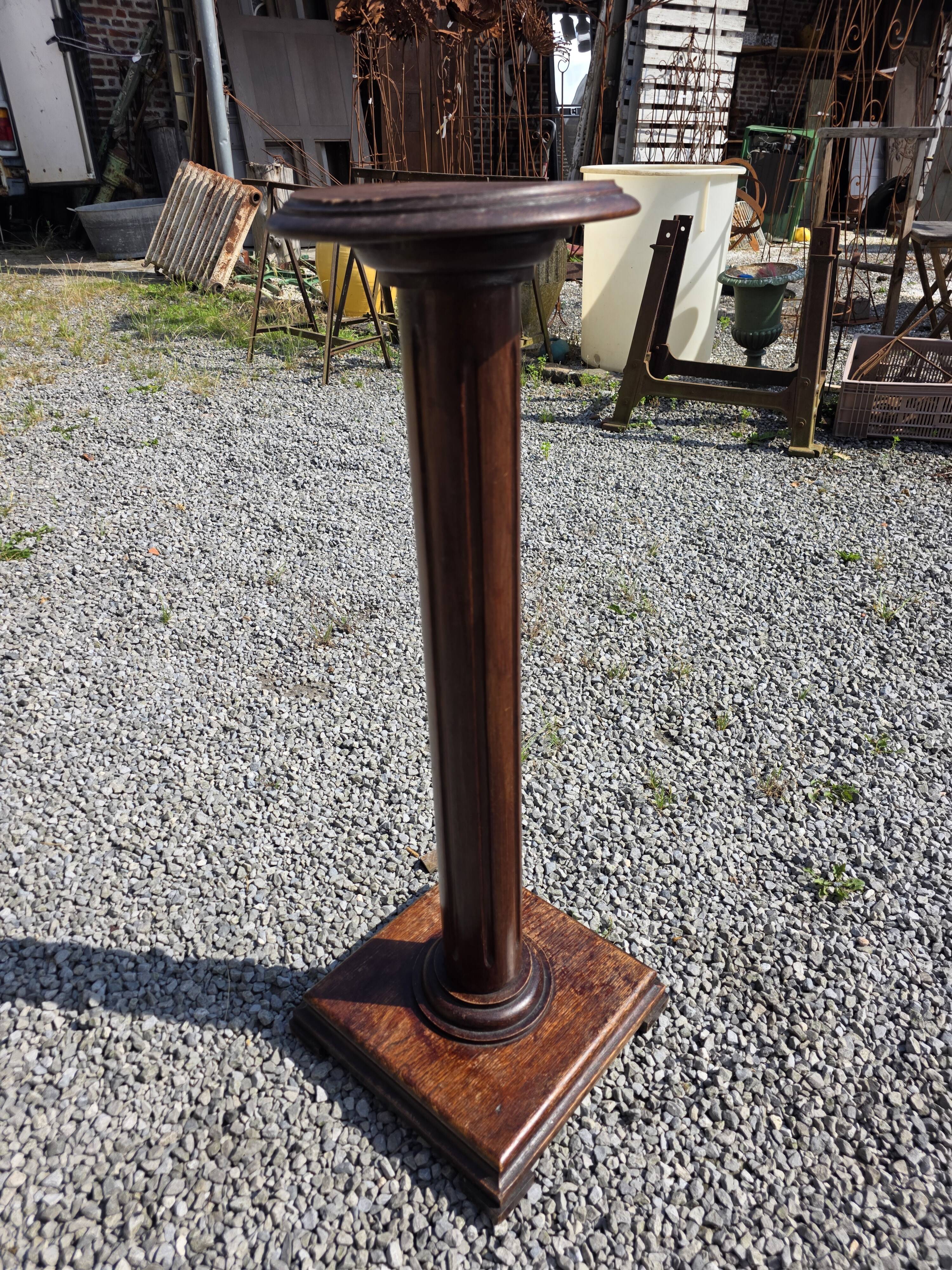 Solid oak column pedestal