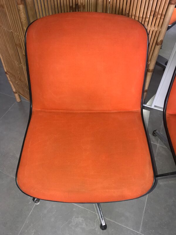 Paire de fauteuils de bureau pivotant orange année 70