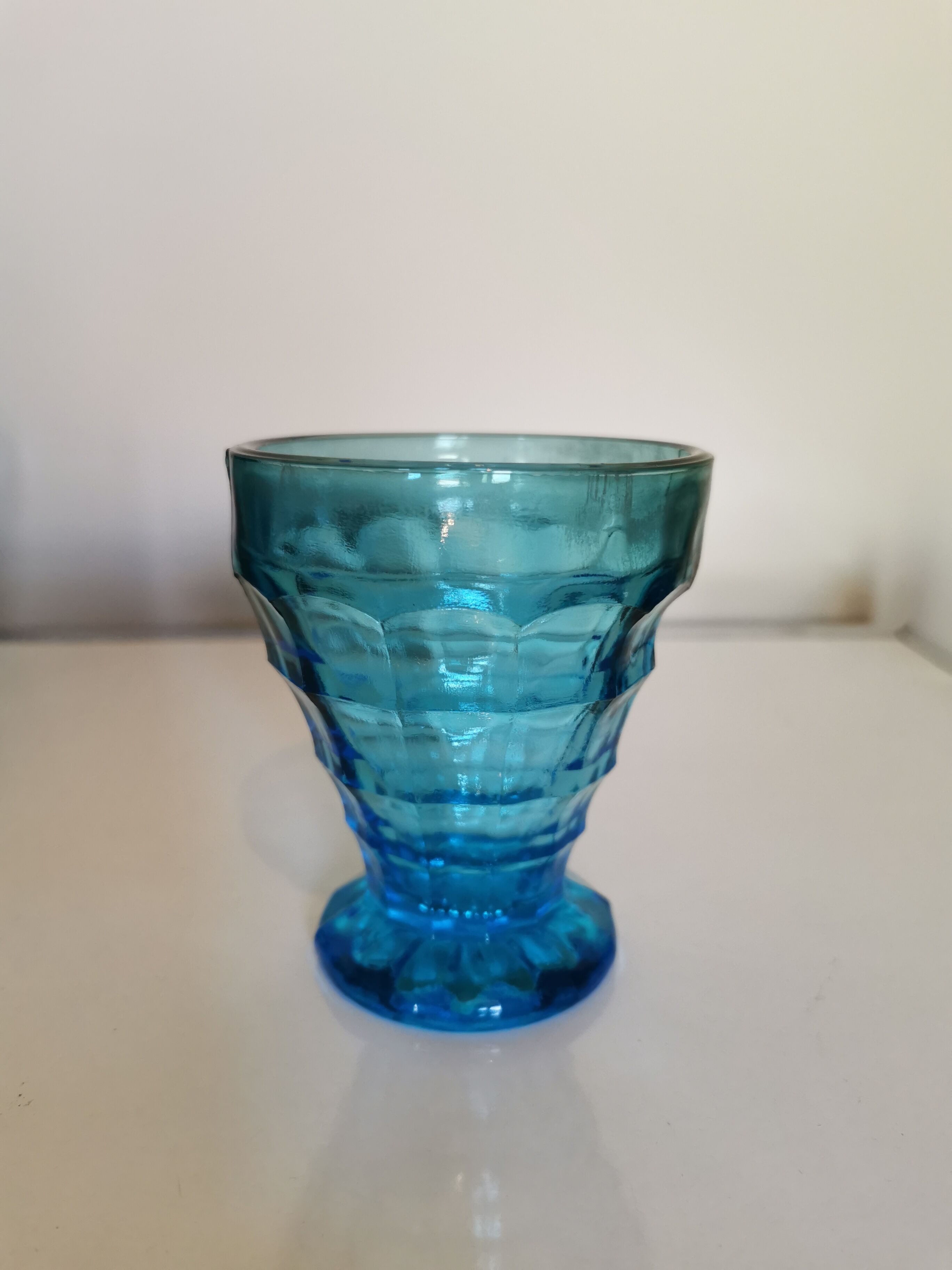 Lot de 6 verres bleus à facettes