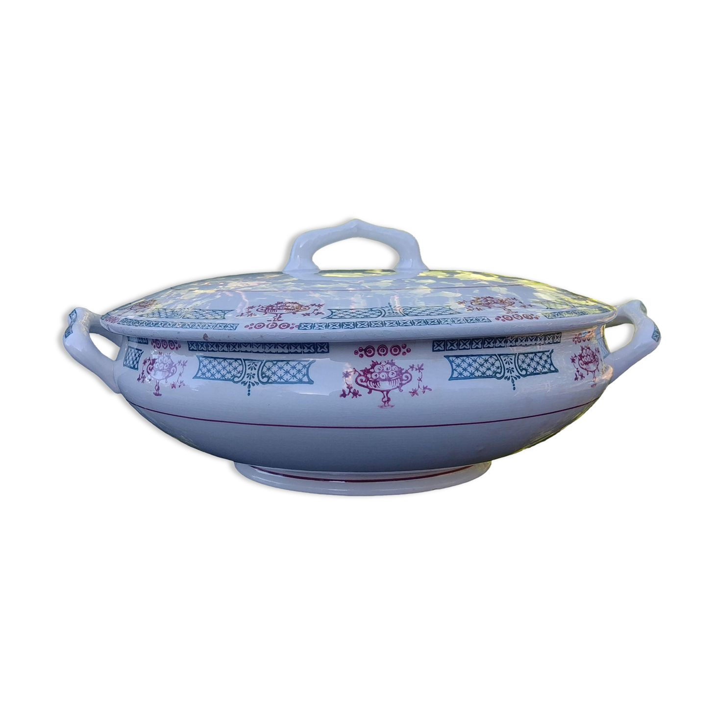 Soup dish of the Saint Amand faienceries of the new ceramic factories in the north