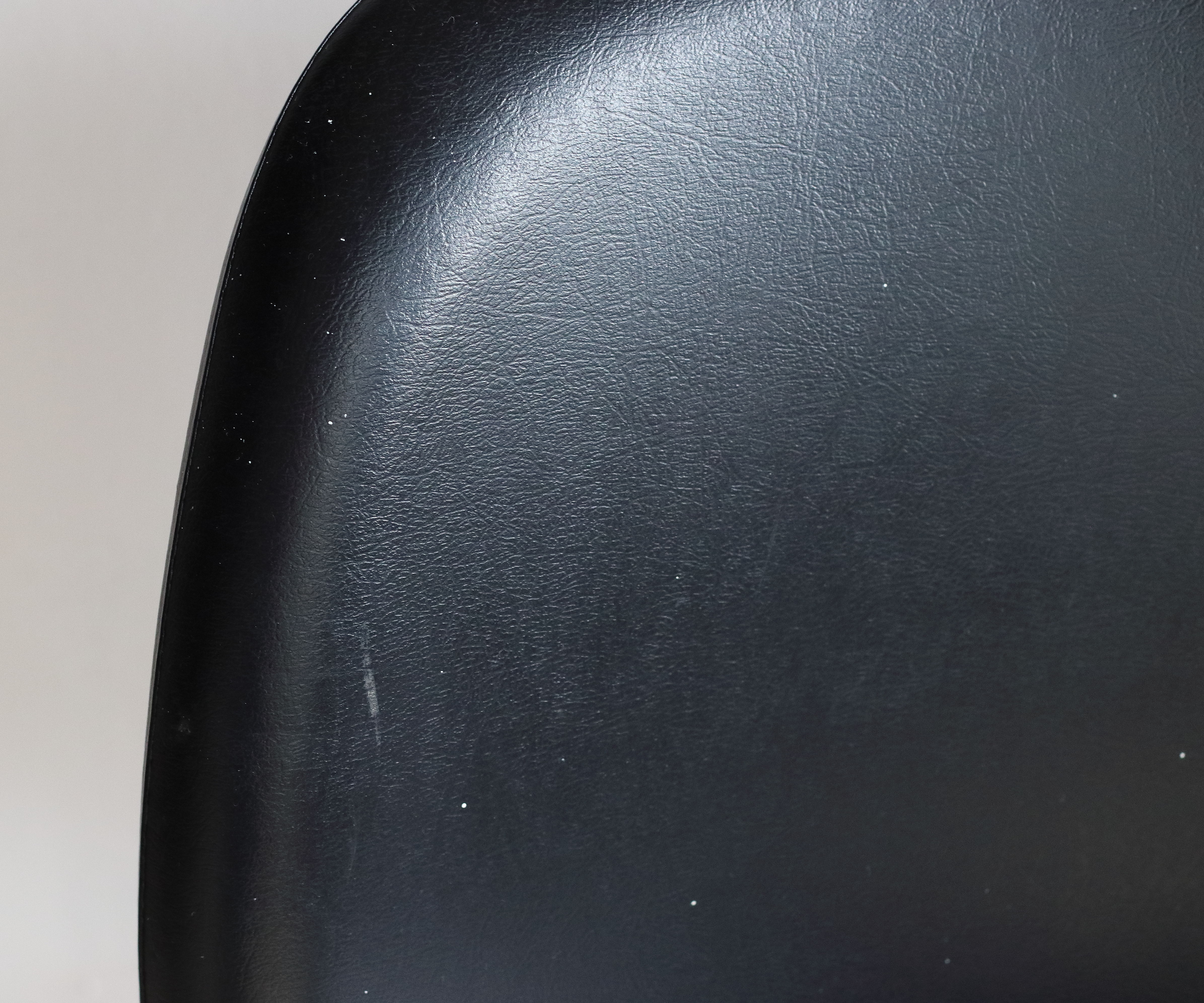 Suite of 6 Chairs Baumann model Pegasus in beech and faux black leather