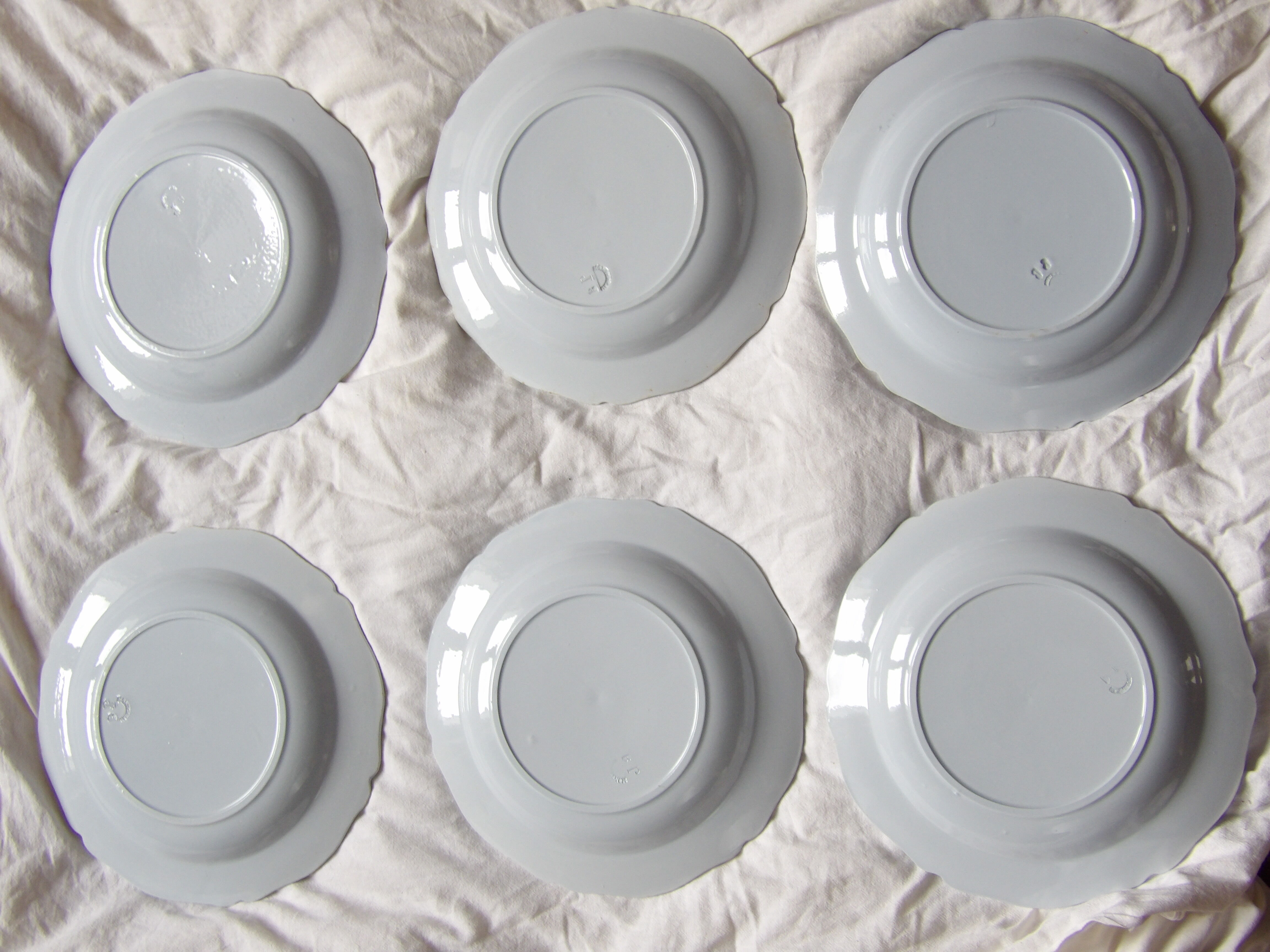 6 hollow plates Montereau faience fine before 1819 white pearl mark in hollow " b . i. "