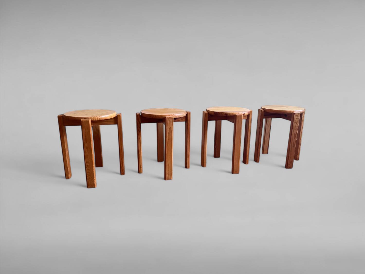 Tabouret en bois résineux, set de 4